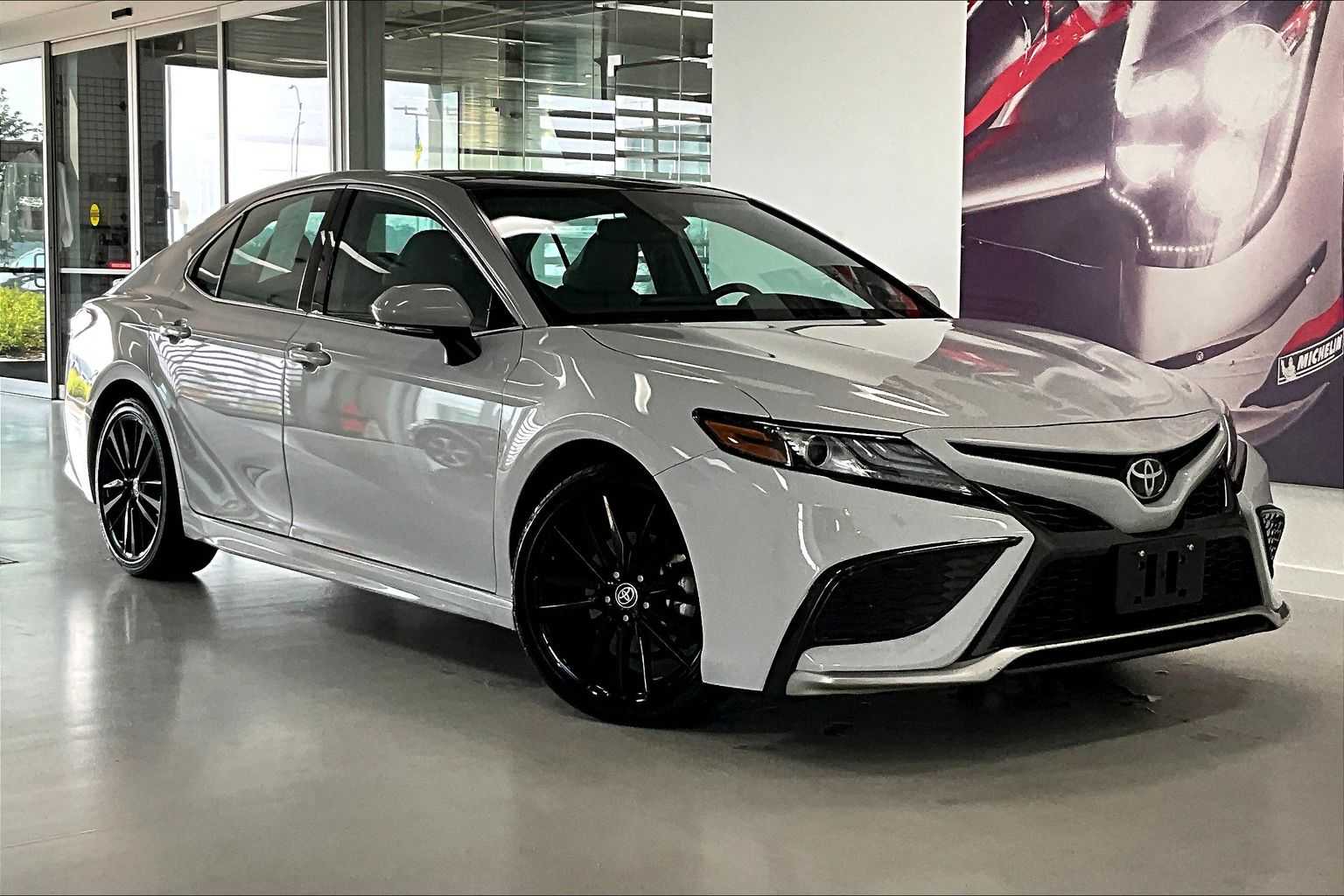 Thumbnail: 2023 Toyota Camry - 18