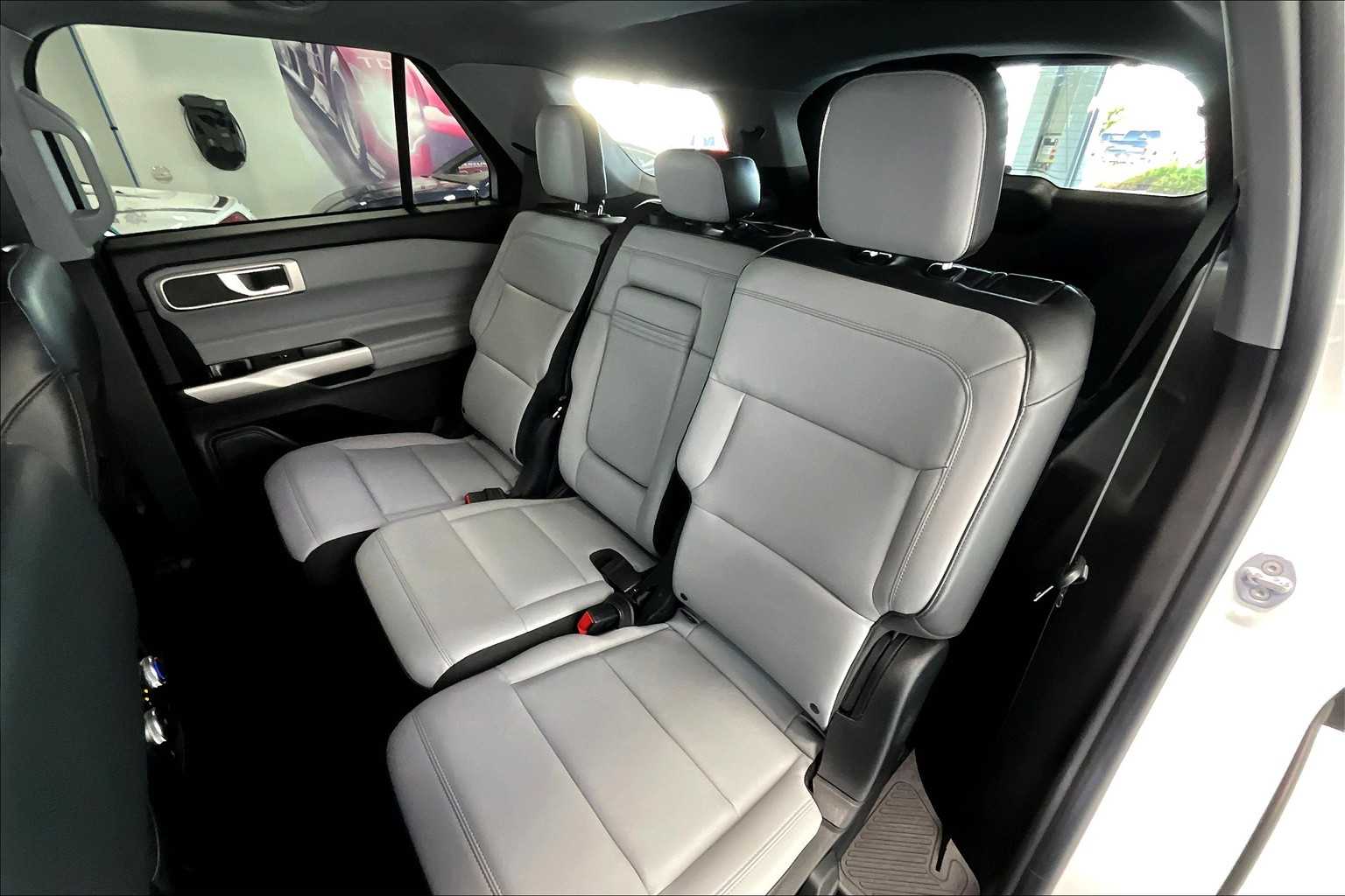 Thumbnail: 2021 Ford Explorer - 27