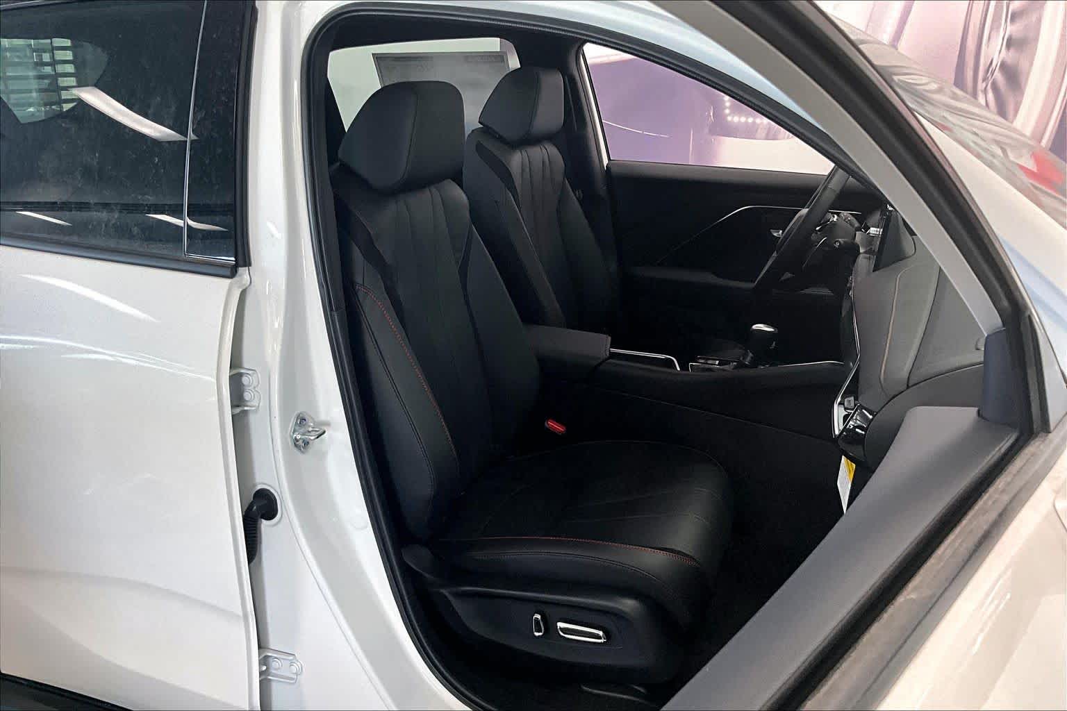 Thumbnail: 2026 Acura ADX - 14