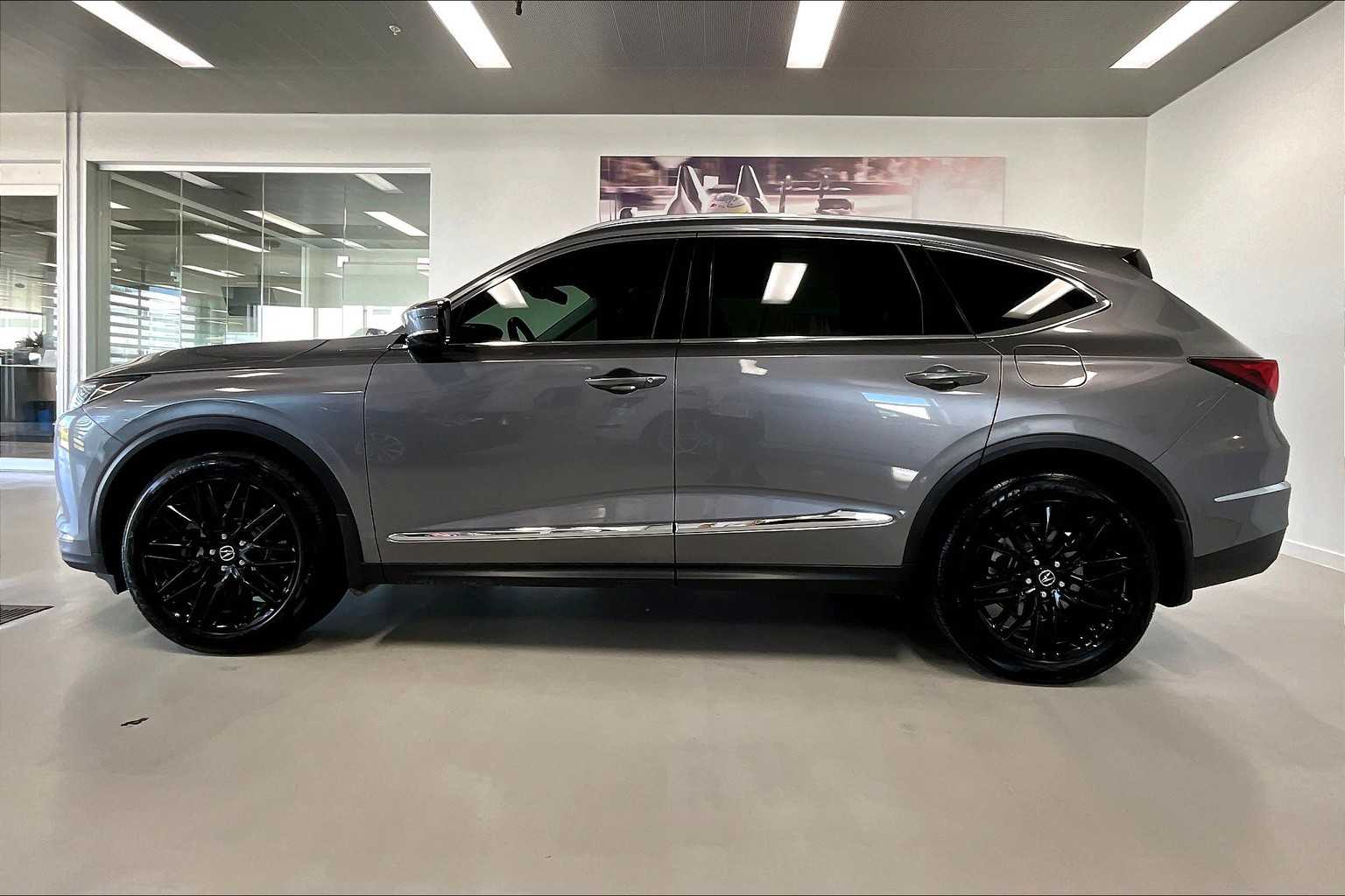 Thumbnail: 2023 Acura MDX - 3