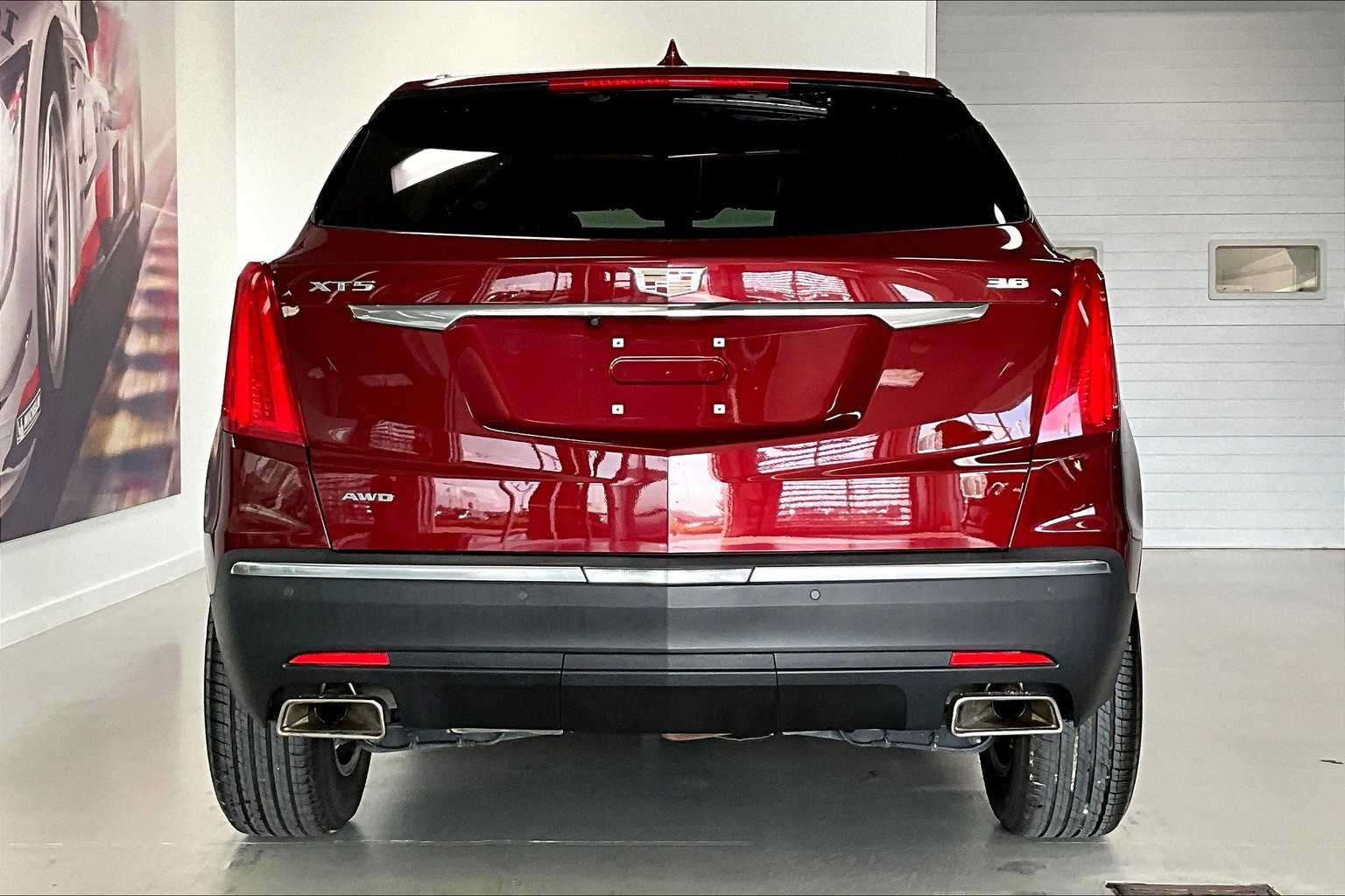 Thumbnail: 2017 Cadillac XT5 - 5