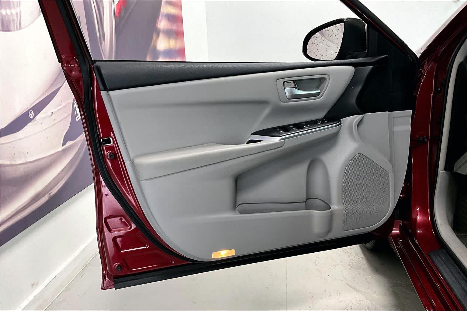 Thumbnail: 2017 Toyota Camry - 24