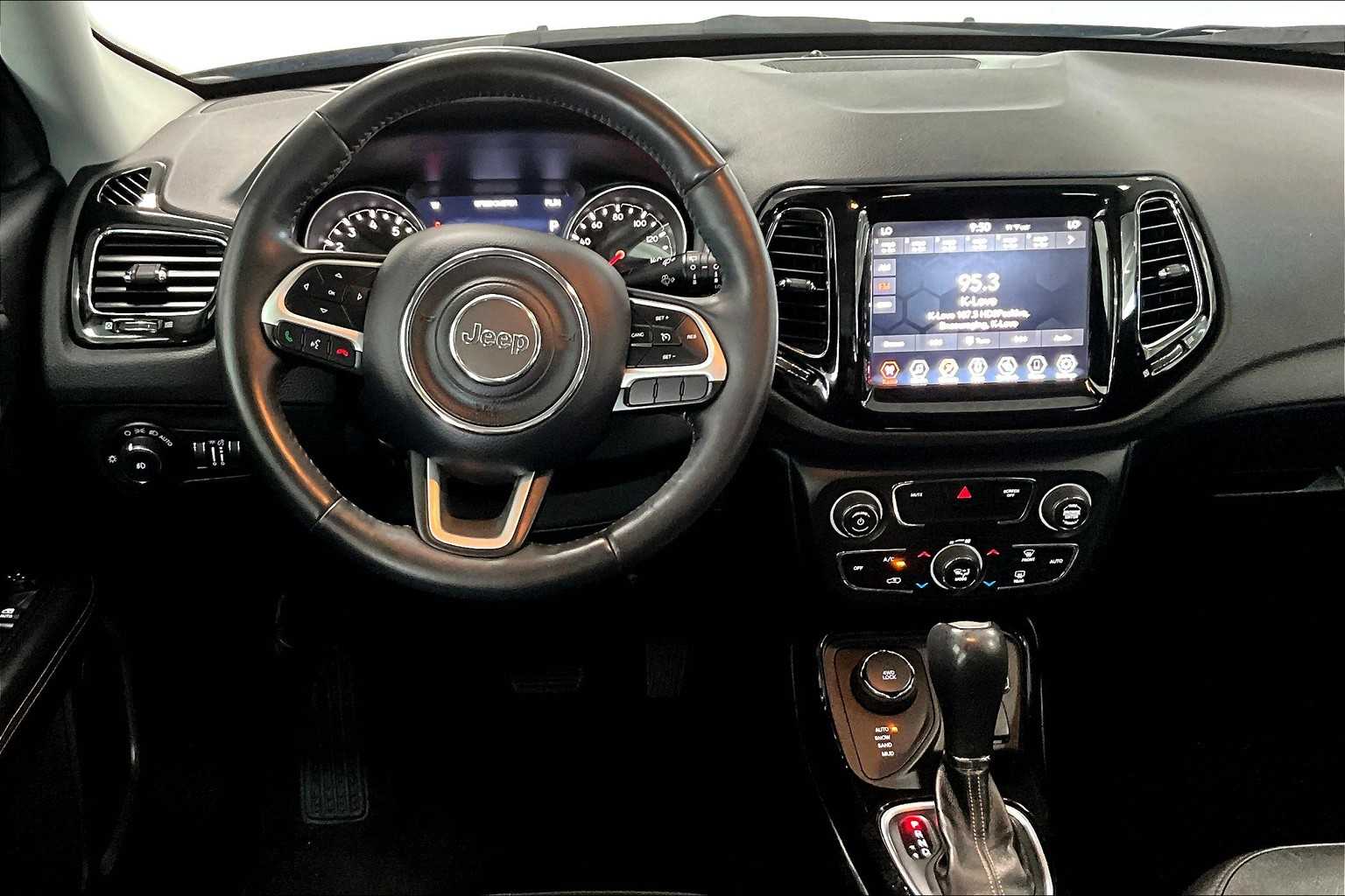 Thumbnail: 2019 Jeep Compass - 13