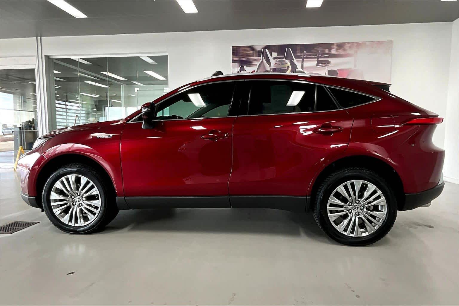 Thumbnail: 2021 Toyota Venza - 3