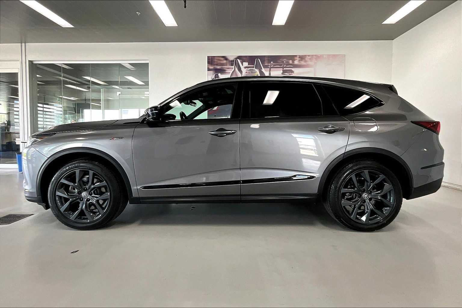 2023 Acura MDX Base 3
