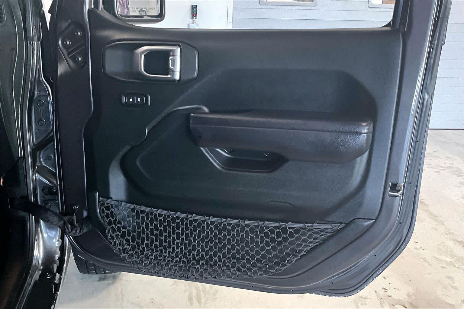 Thumbnail: 2018 Jeep Wrangler - 24