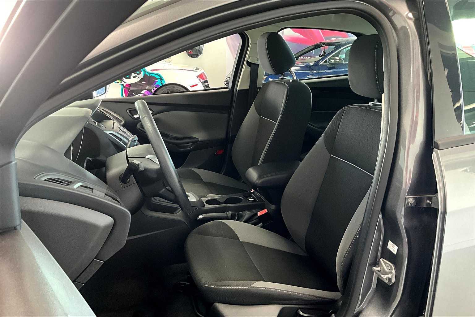 Thumbnail: 2012 Ford Focus - 10