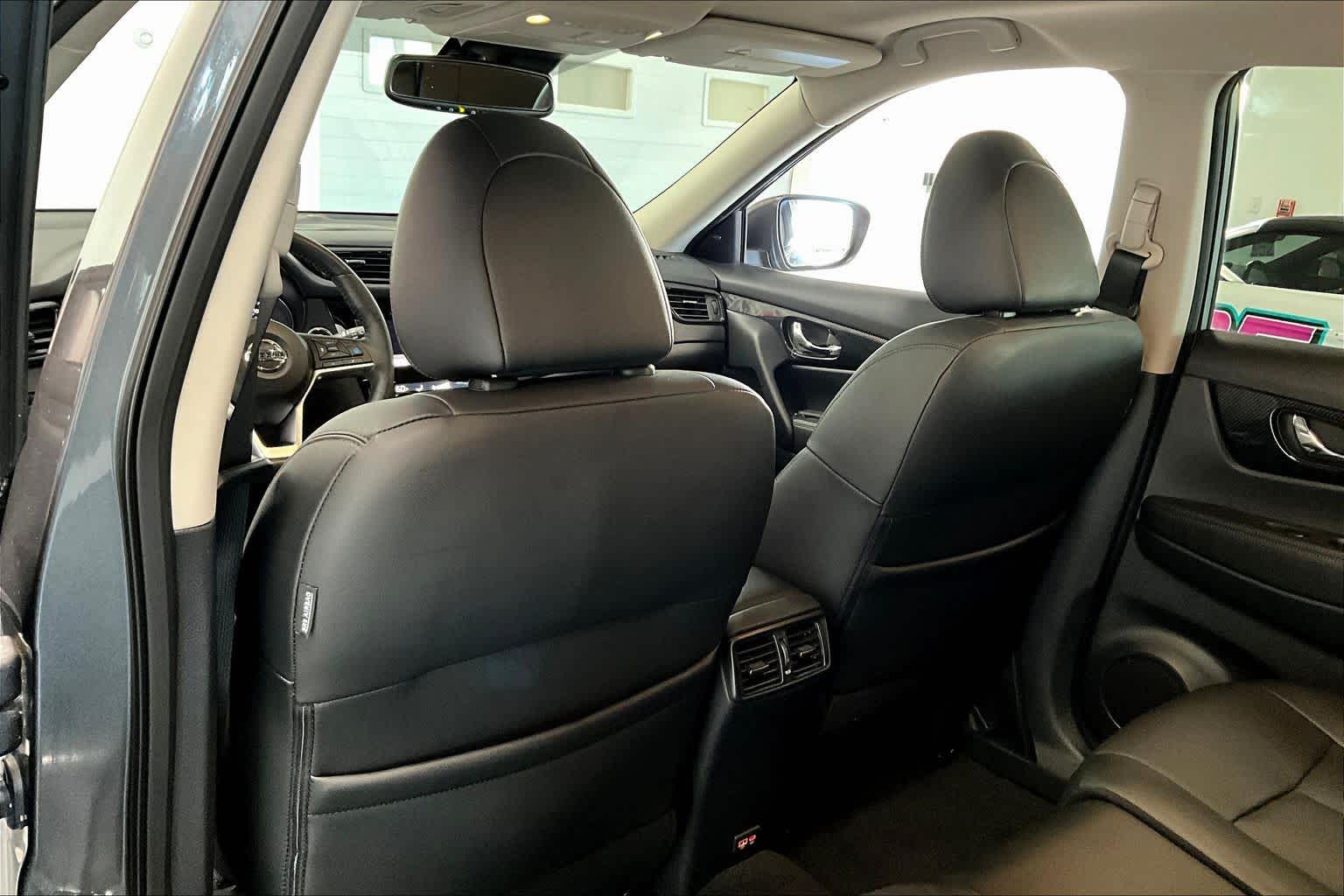 Thumbnail: 2019 Nissan Rogue - 11