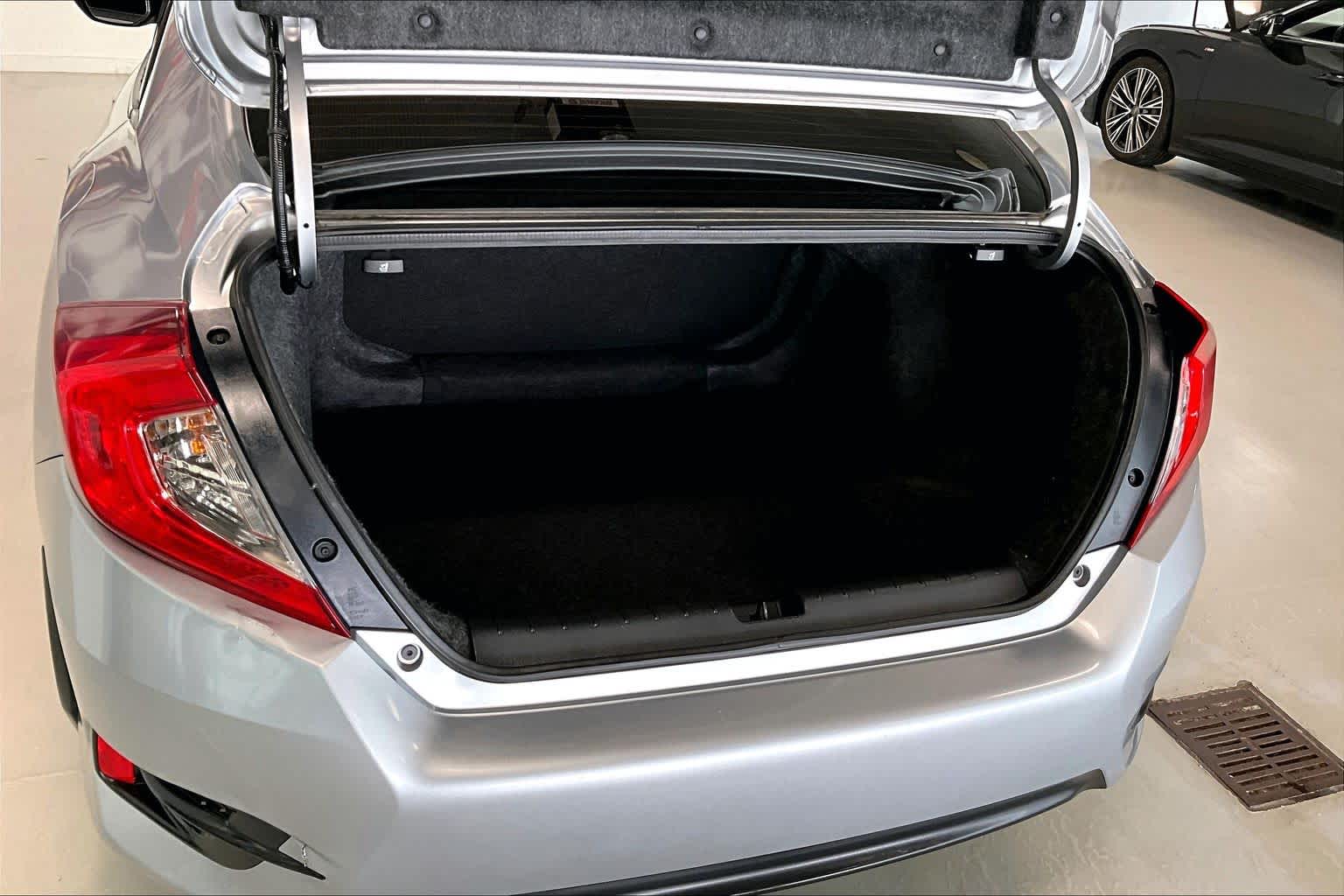 Thumbnail: 2016 Honda Civic - 16