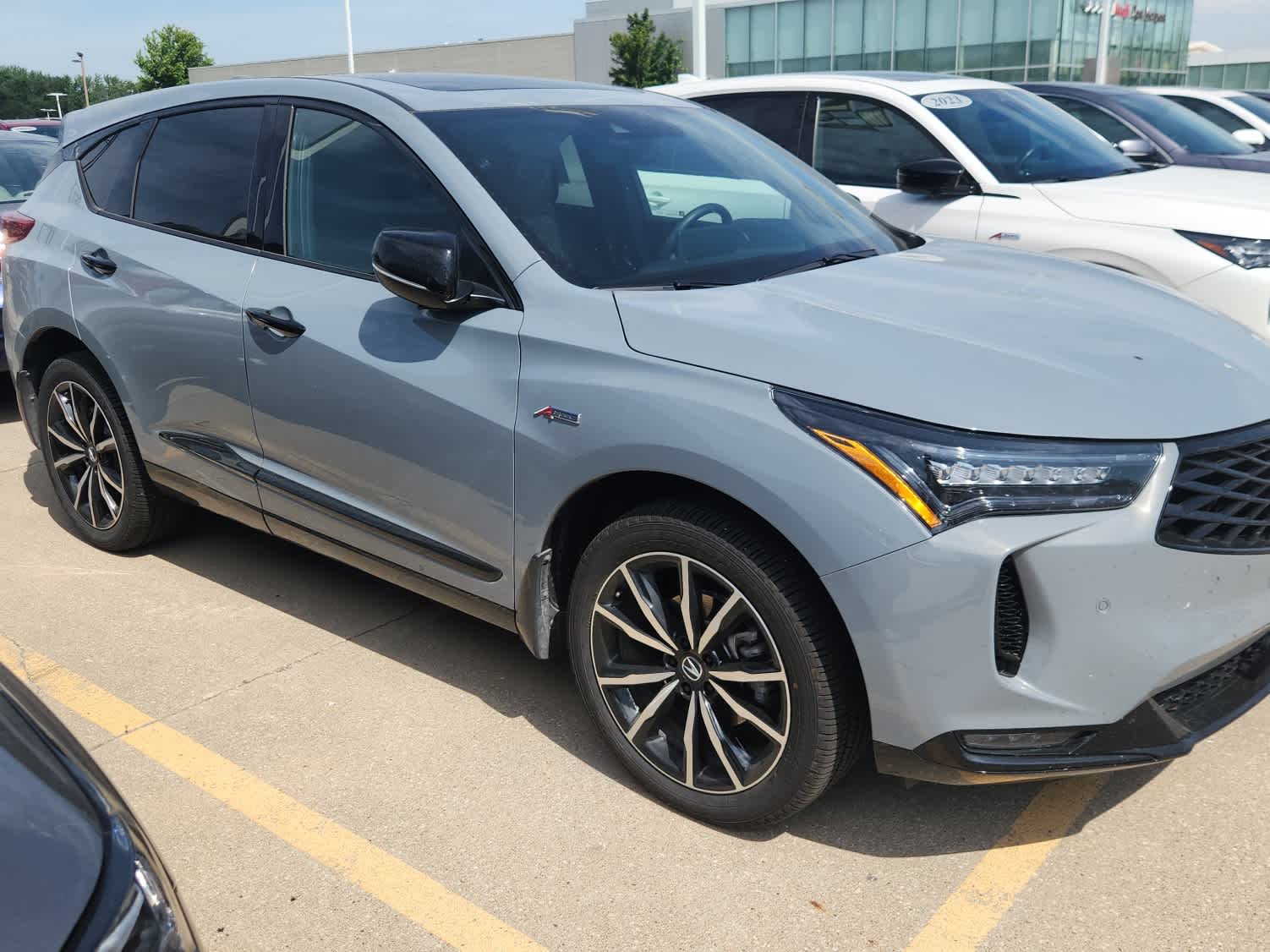 Thumbnail: 2025 Acura RDX - 4