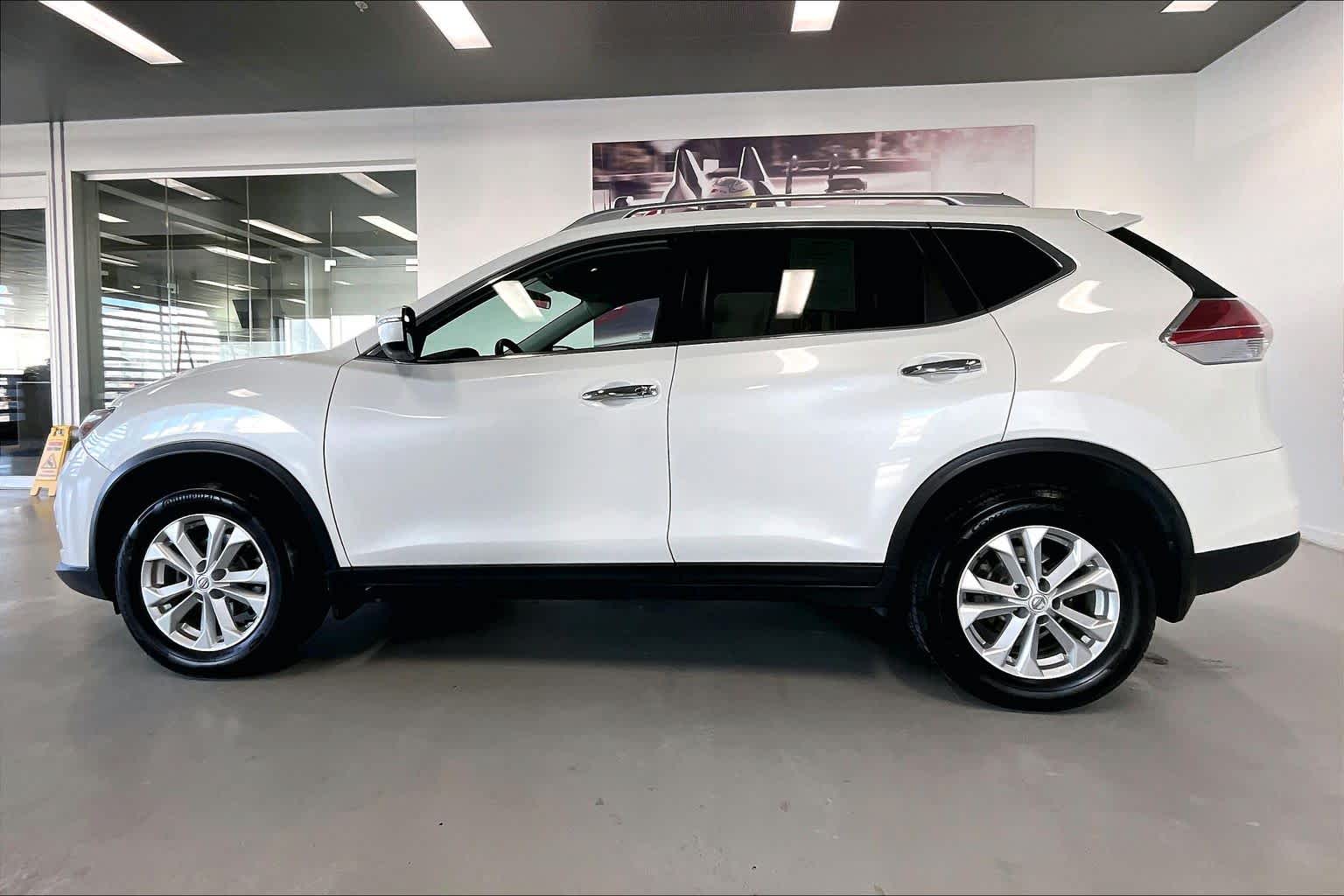 Thumbnail: 2016 Nissan Rogue - 3