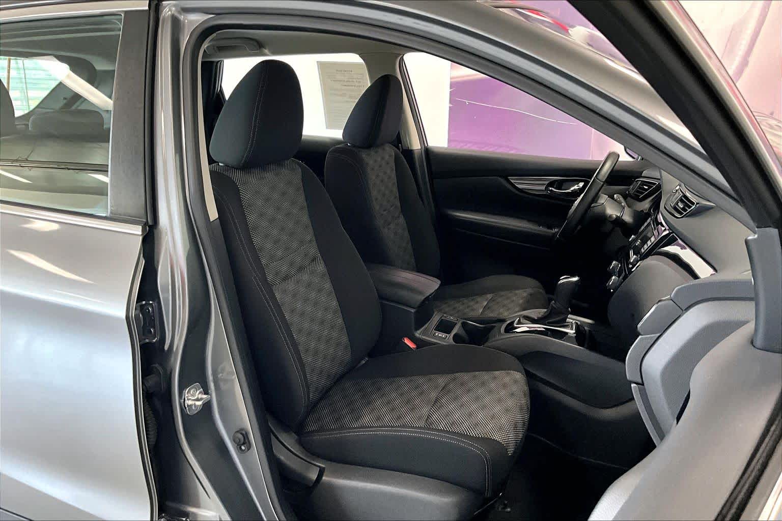 Thumbnail: 2020 Nissan Rogue Sport - 11