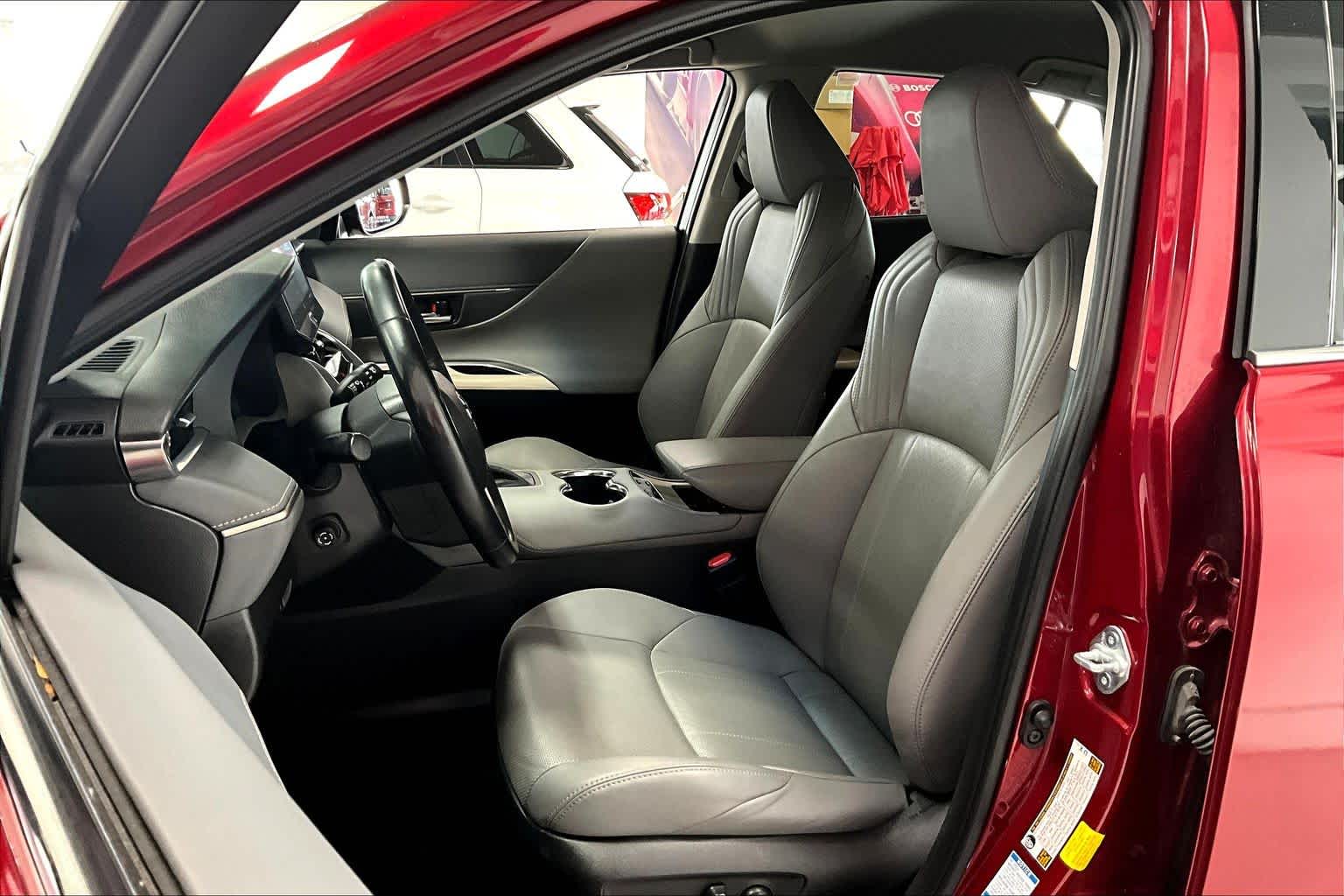 Thumbnail: 2021 Toyota Venza - 10