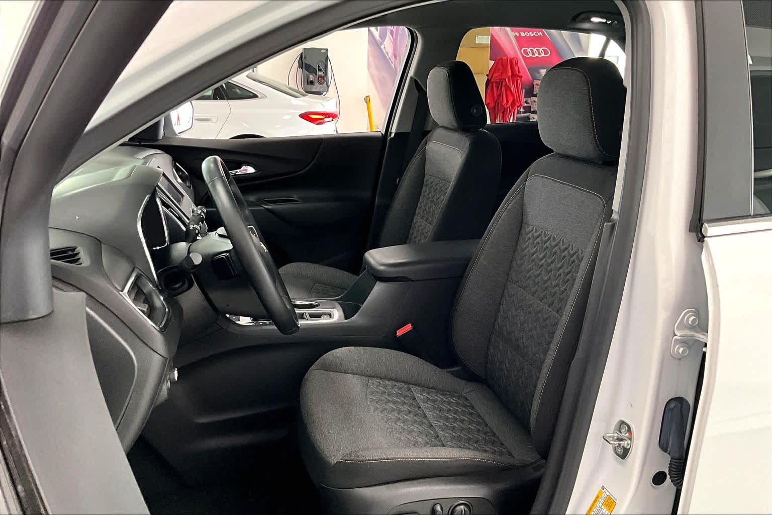 Thumbnail: 2023 Chevrolet Equinox - 9