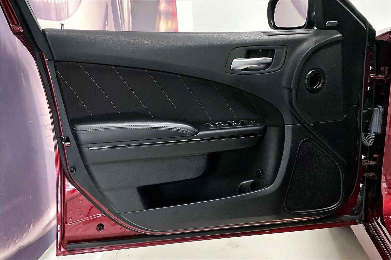 Thumbnail: 2020 Dodge Charger - 25