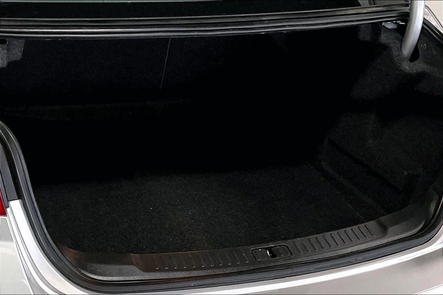 Thumbnail: 2015 Chevrolet Malibu - 17