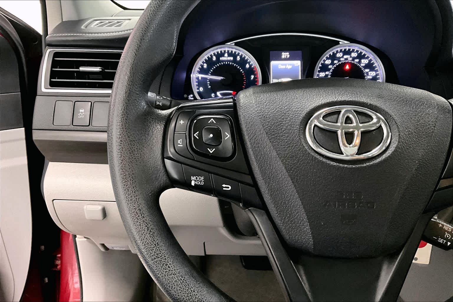 Thumbnail: 2017 Toyota Camry - 21