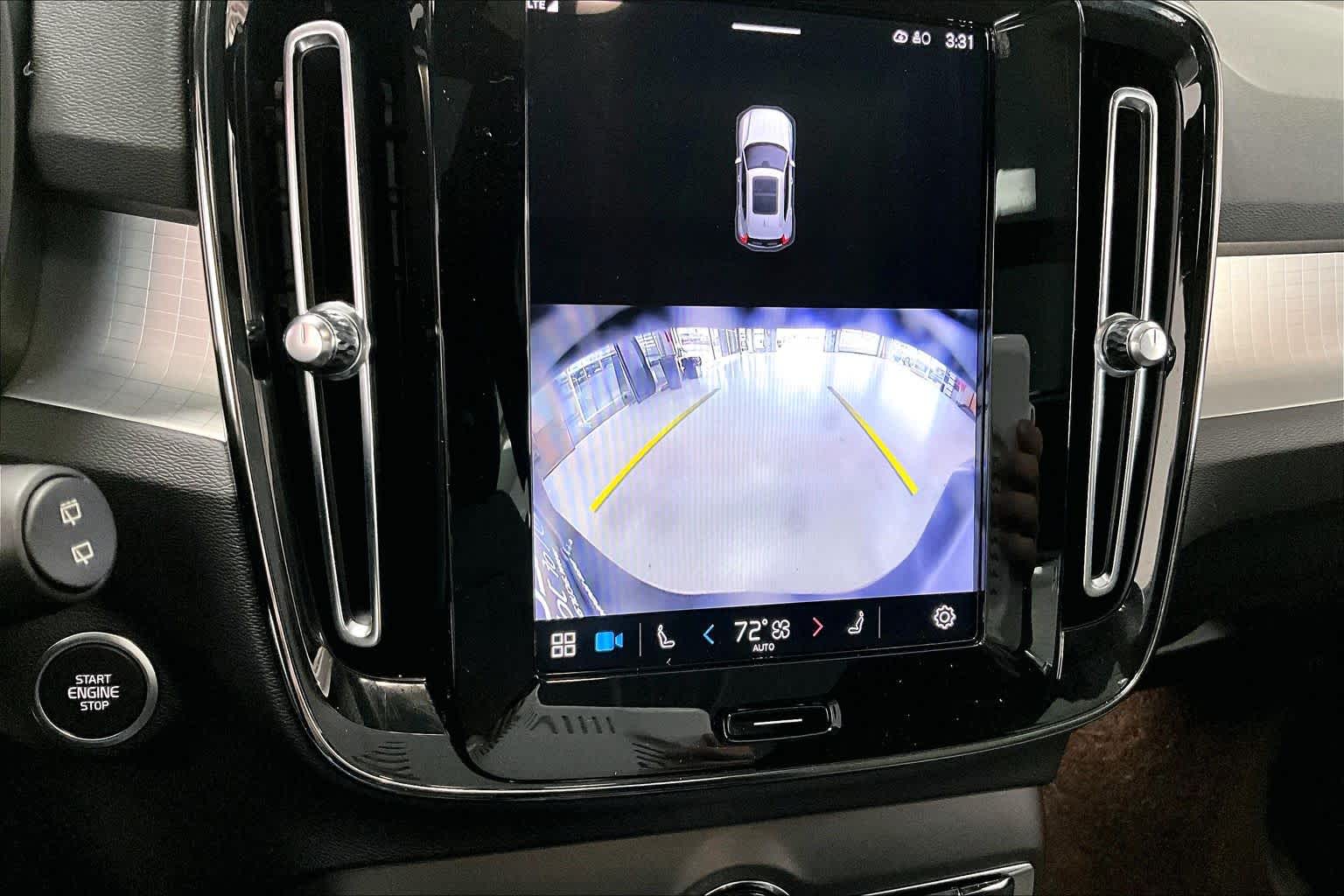 Thumbnail: 2024 Volvo XC40 - 24