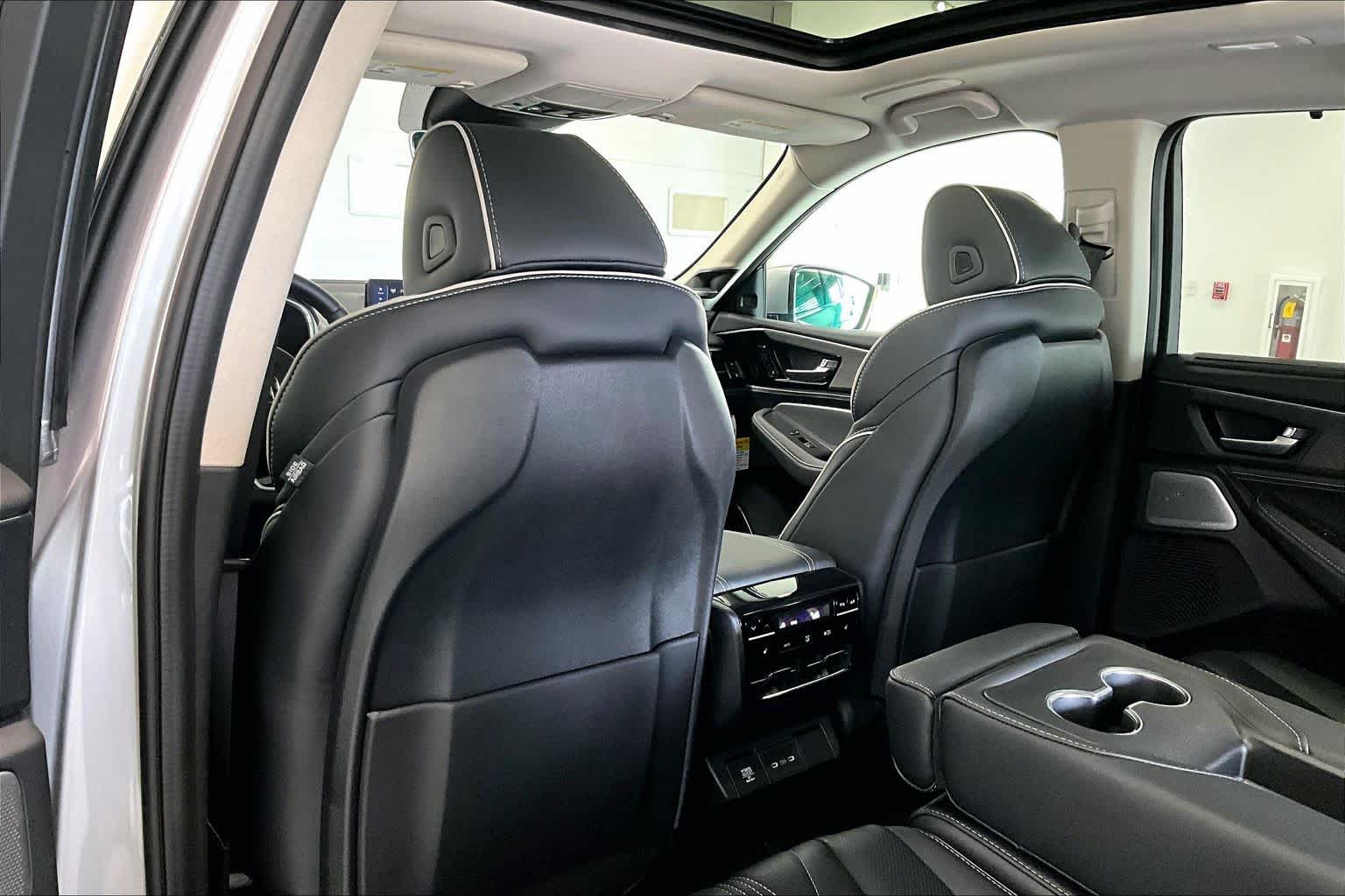 Thumbnail: 2026 Acura MDX - 11