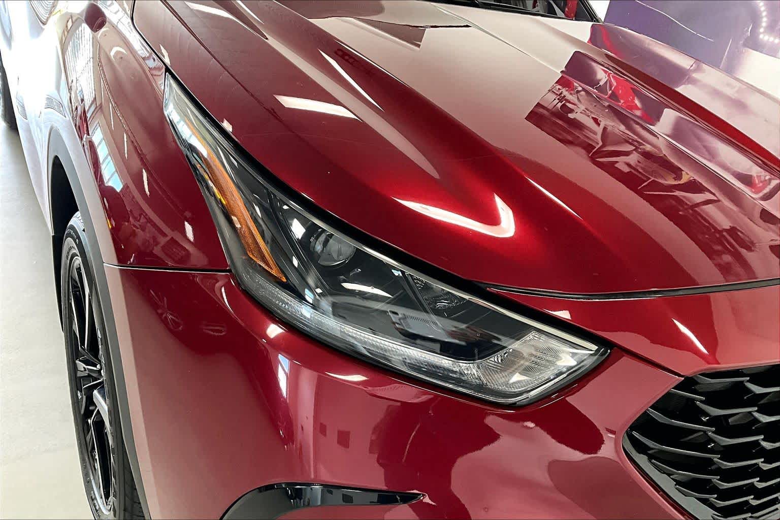 Thumbnail: 2023 Toyota Highlander - 28