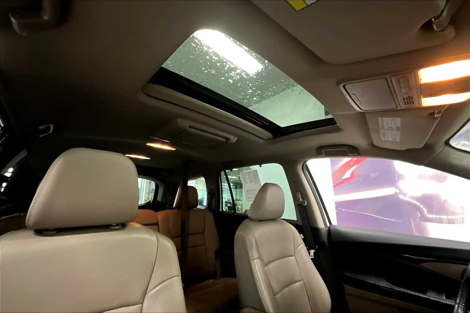 Thumbnail: 2016 Honda Pilot - 27