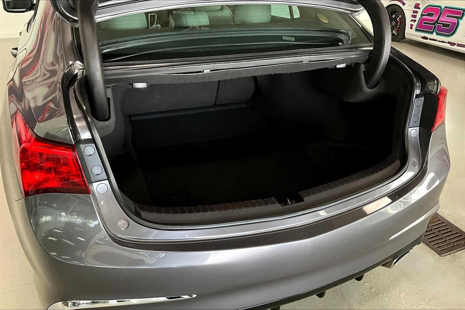 Thumbnail: 2019 Acura TLX - 17