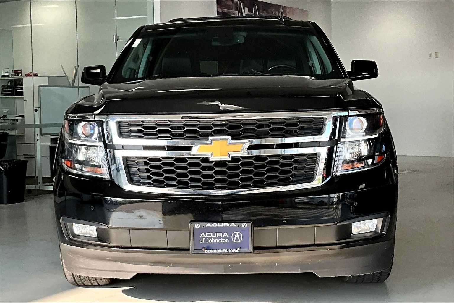 Thumbnail: 2016 Chevrolet Suburban - 6