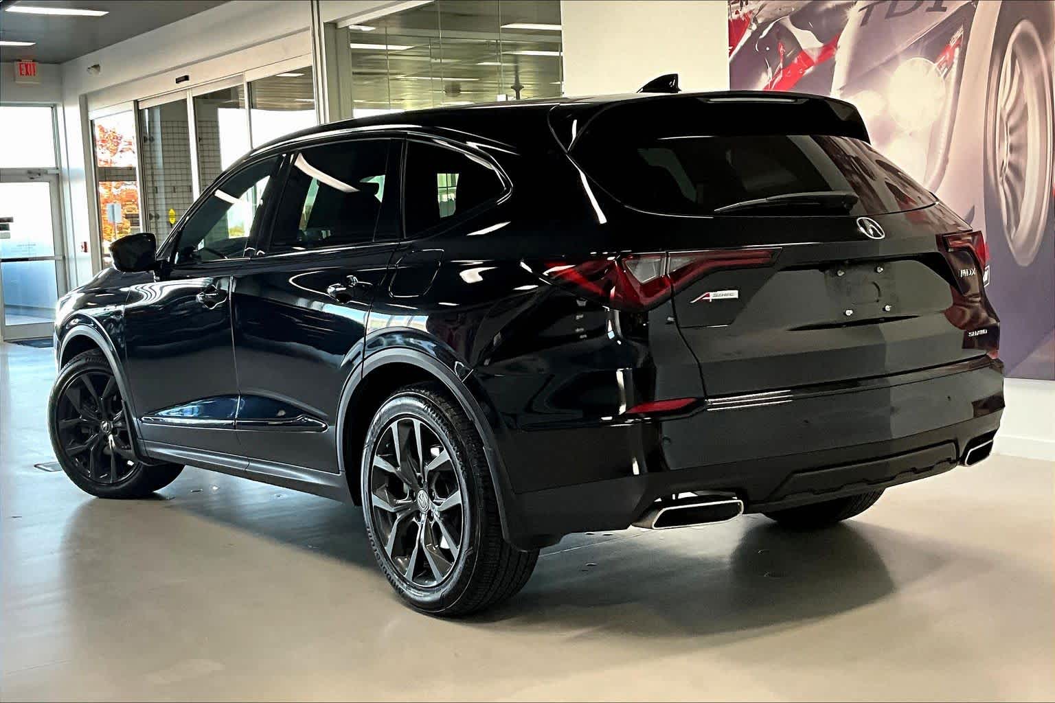 Thumbnail: 2023 Acura MDX - 4