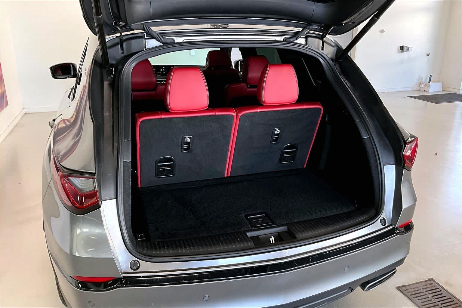 Thumbnail: 2023 Acura MDX - 17