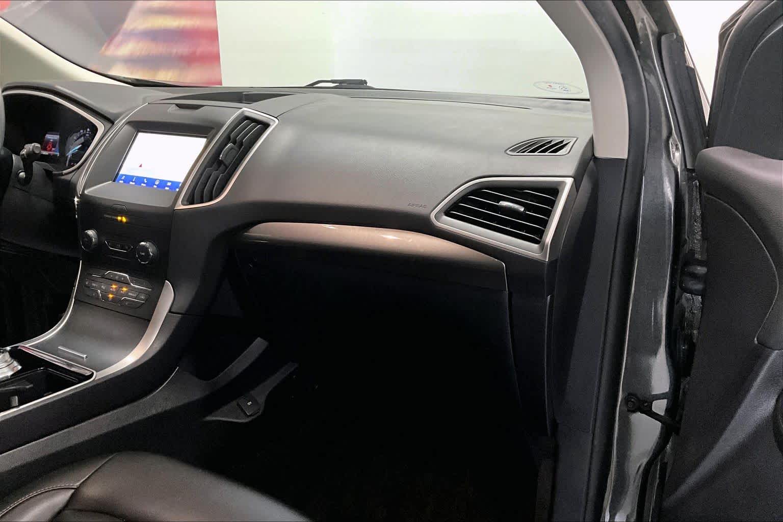 Thumbnail: 2020 Ford Edge - 21