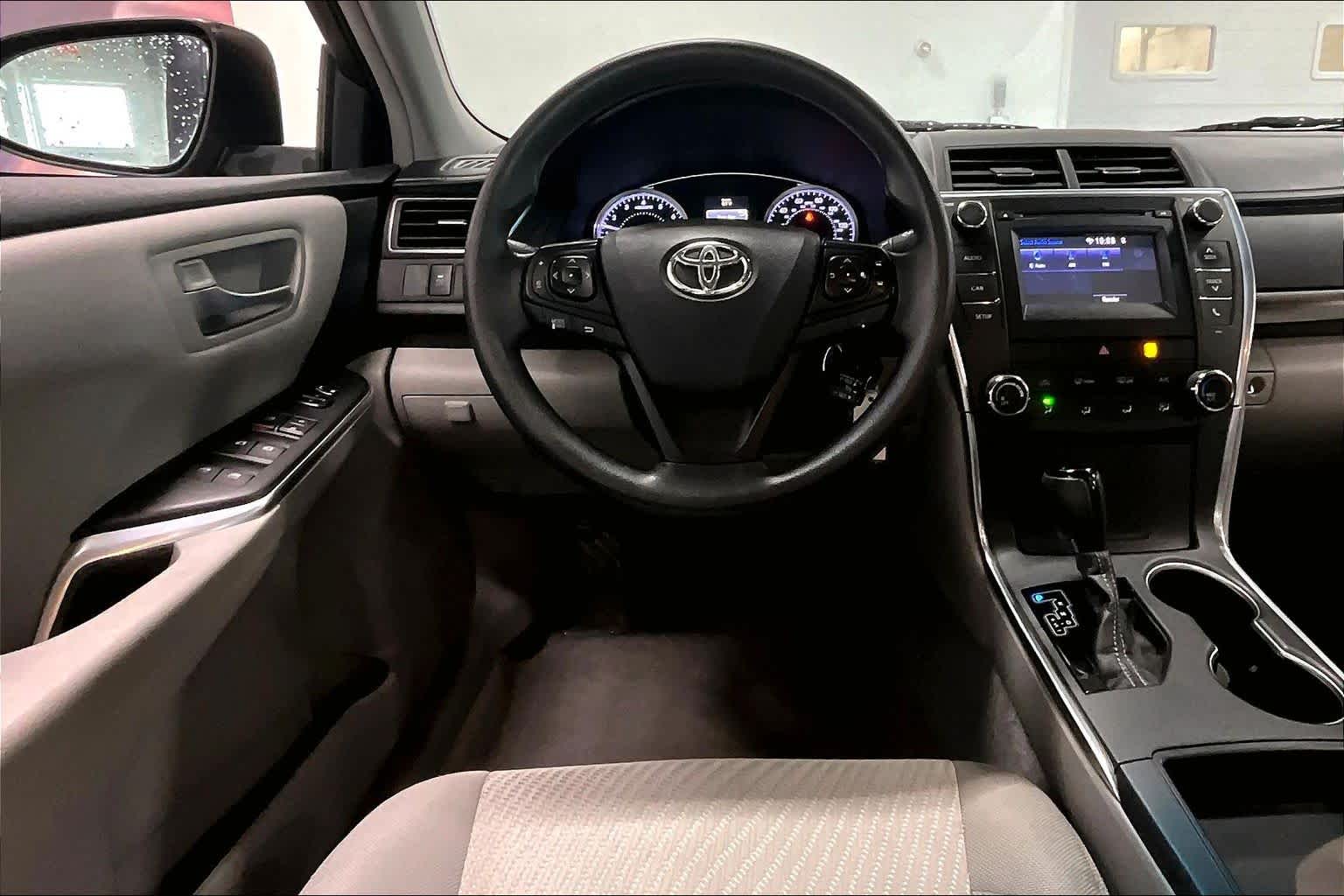 Thumbnail: 2017 Toyota Camry - 12