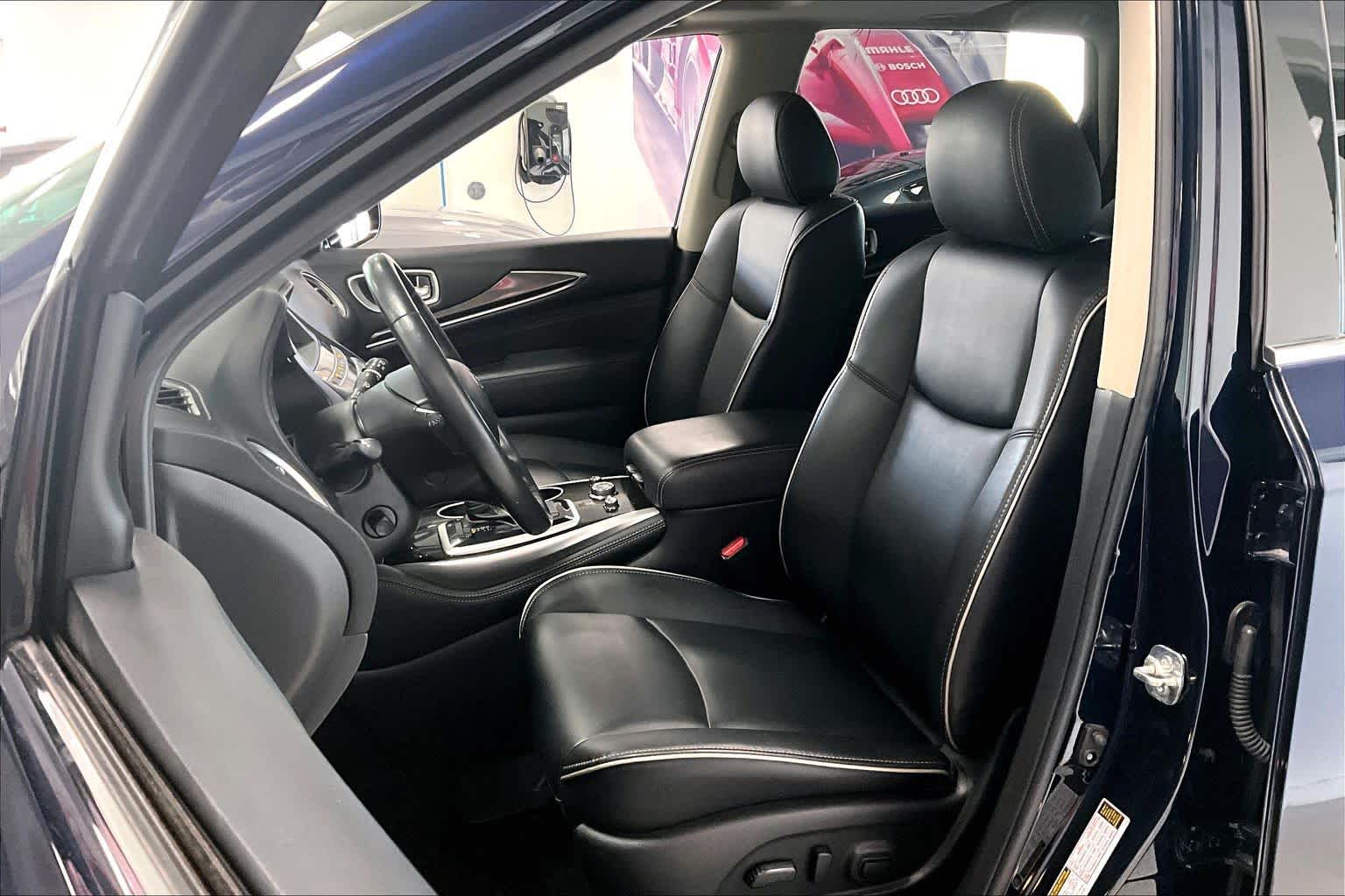 Thumbnail: 2019 INFINITI QX60 - 10