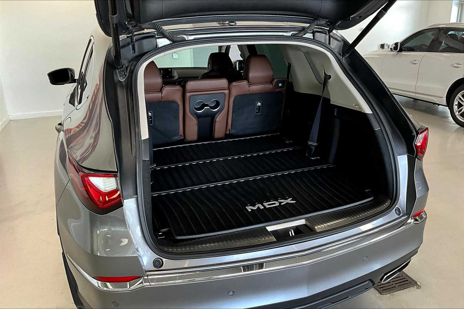 Thumbnail: 2023 Acura MDX - 16