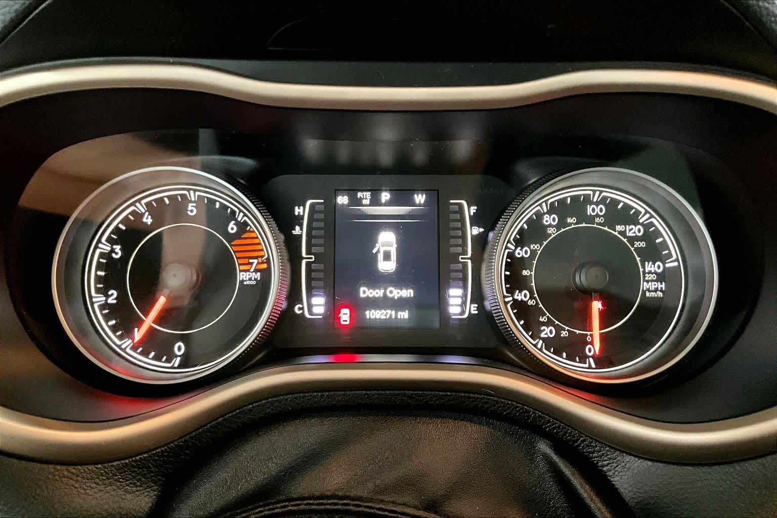 Thumbnail: 2016 Jeep Cherokee - 15