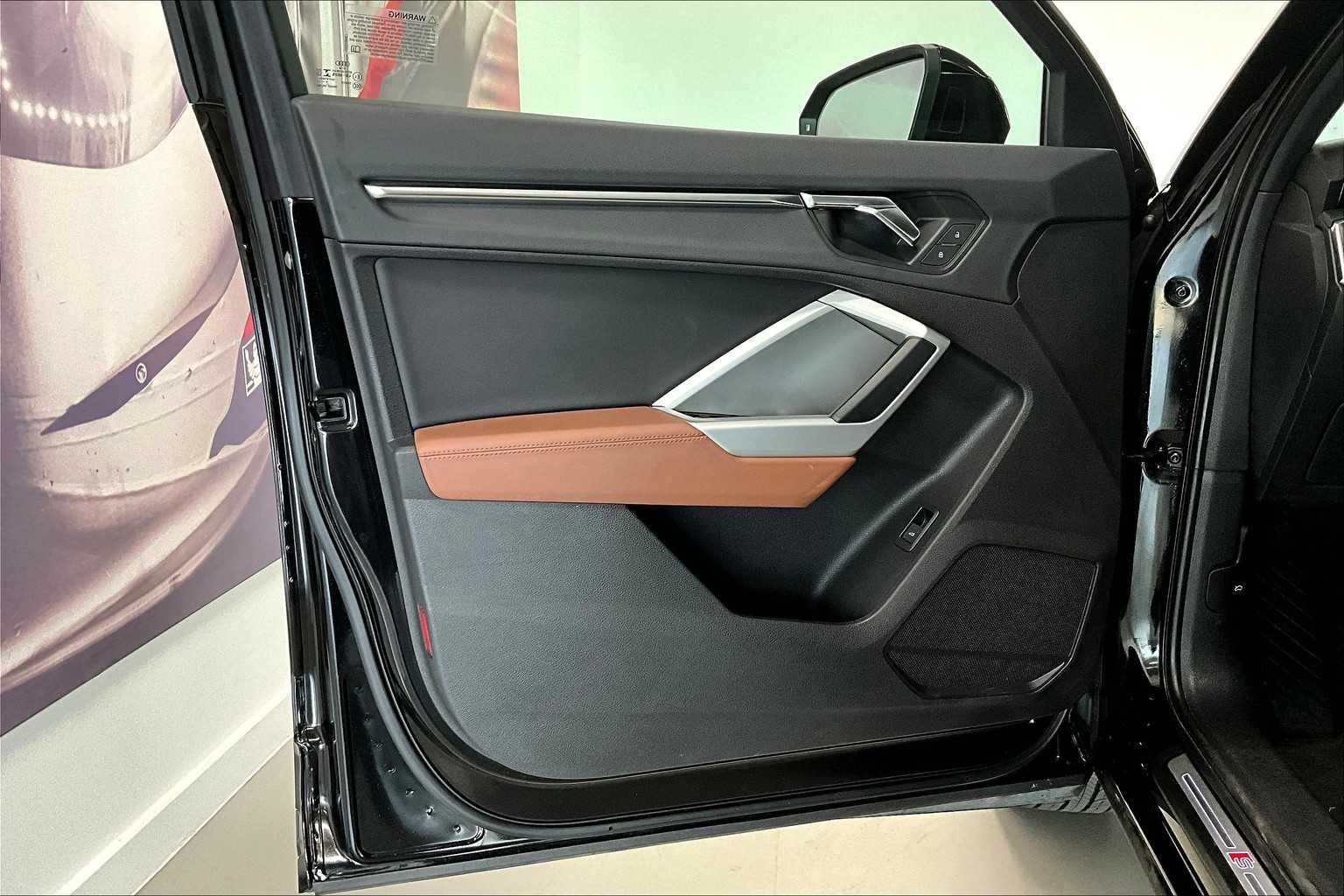 Thumbnail: 2020 Audi Q3 - 24