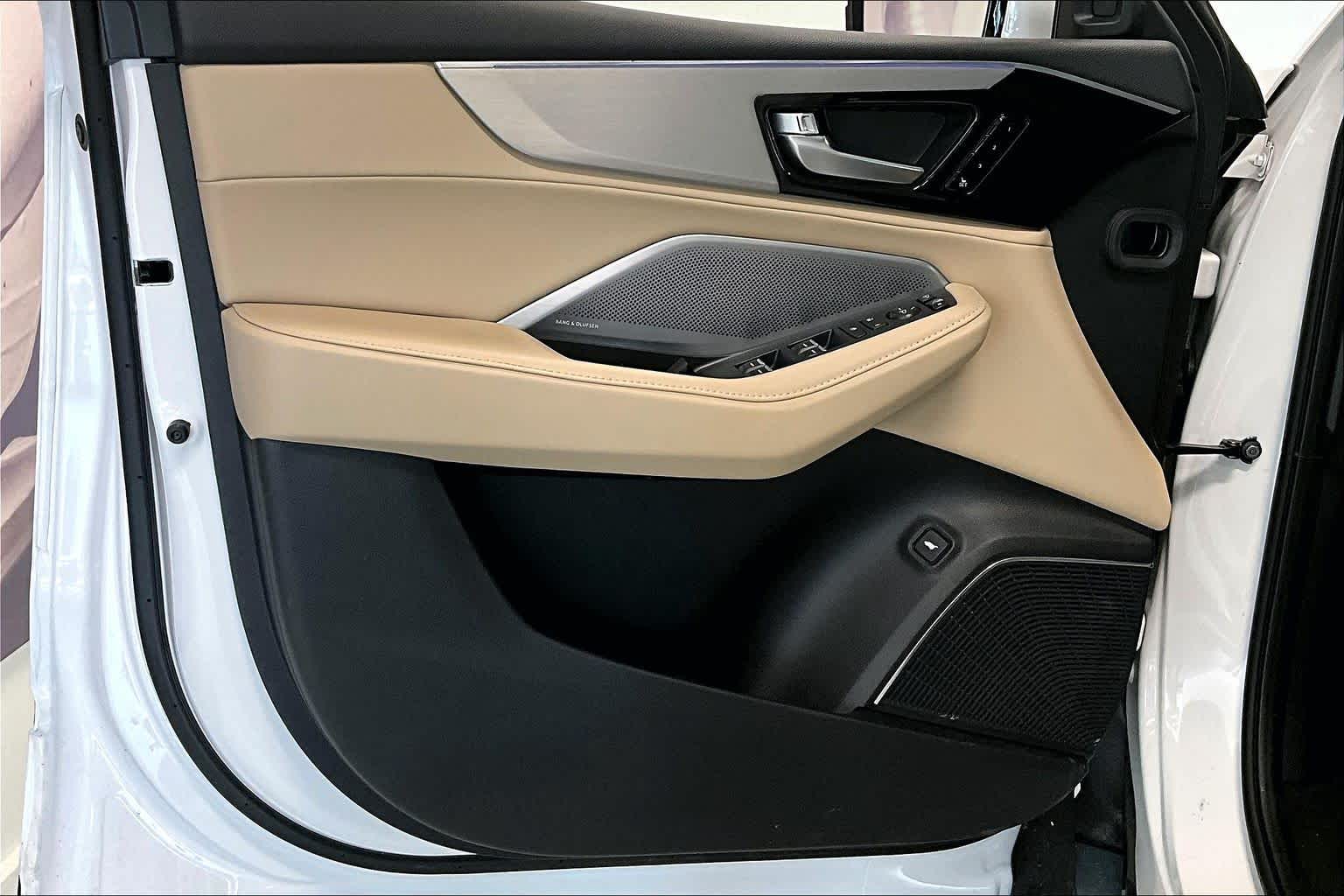 Thumbnail: 2025 Acura MDX - 24