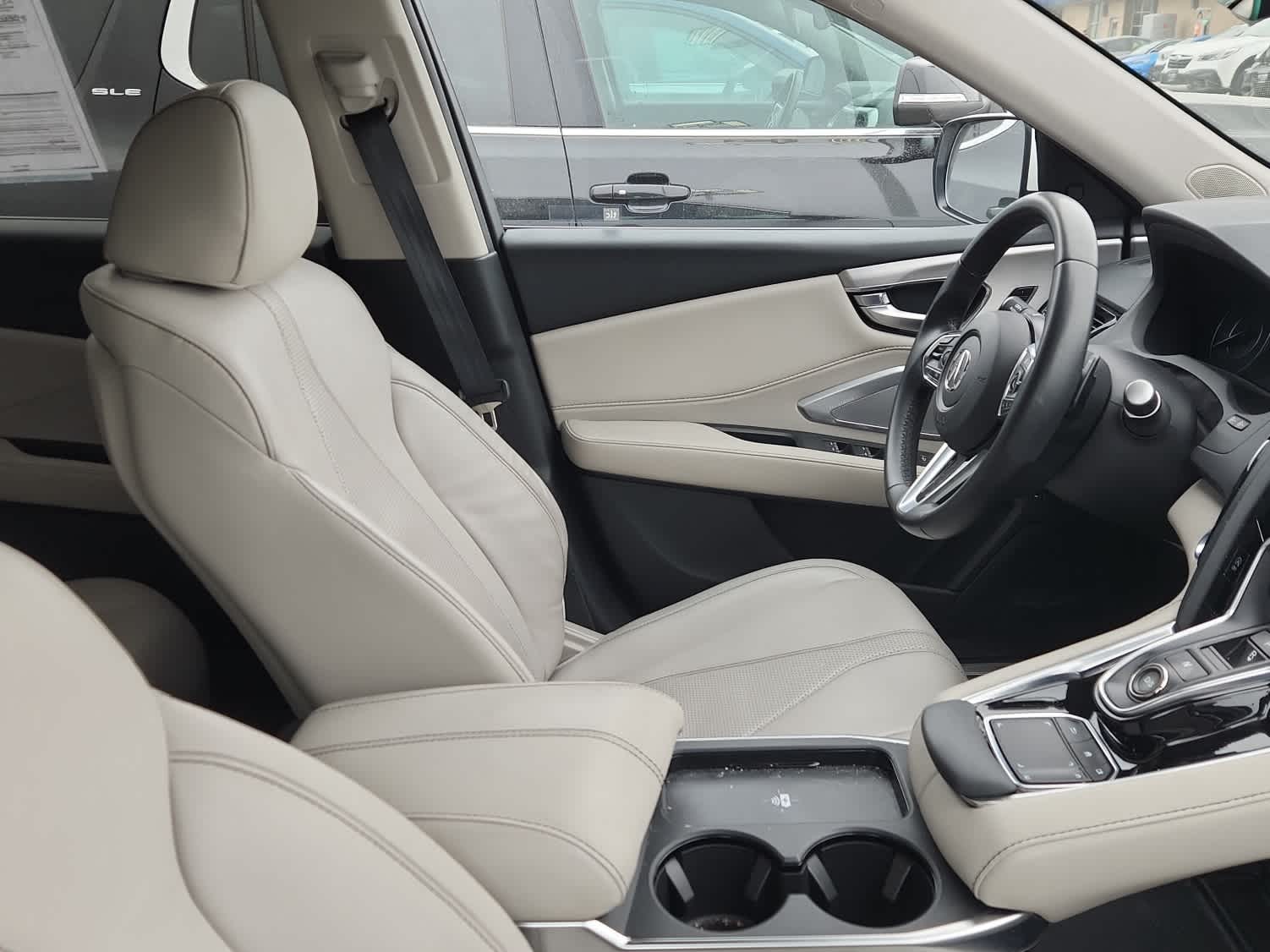 Thumbnail: 2025 Acura RDX - 10