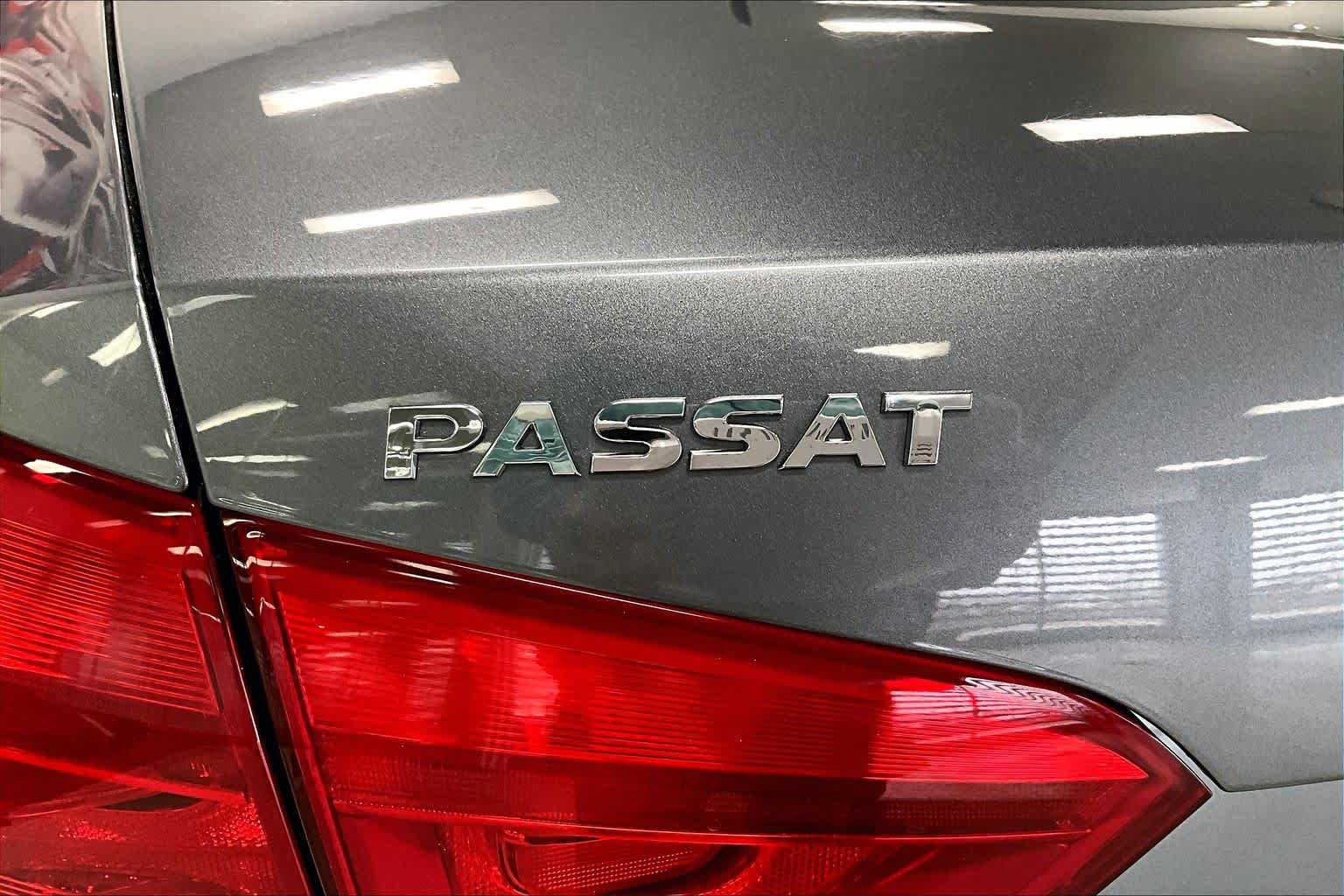 Thumbnail: 2014 Volkswagen Passat - 6