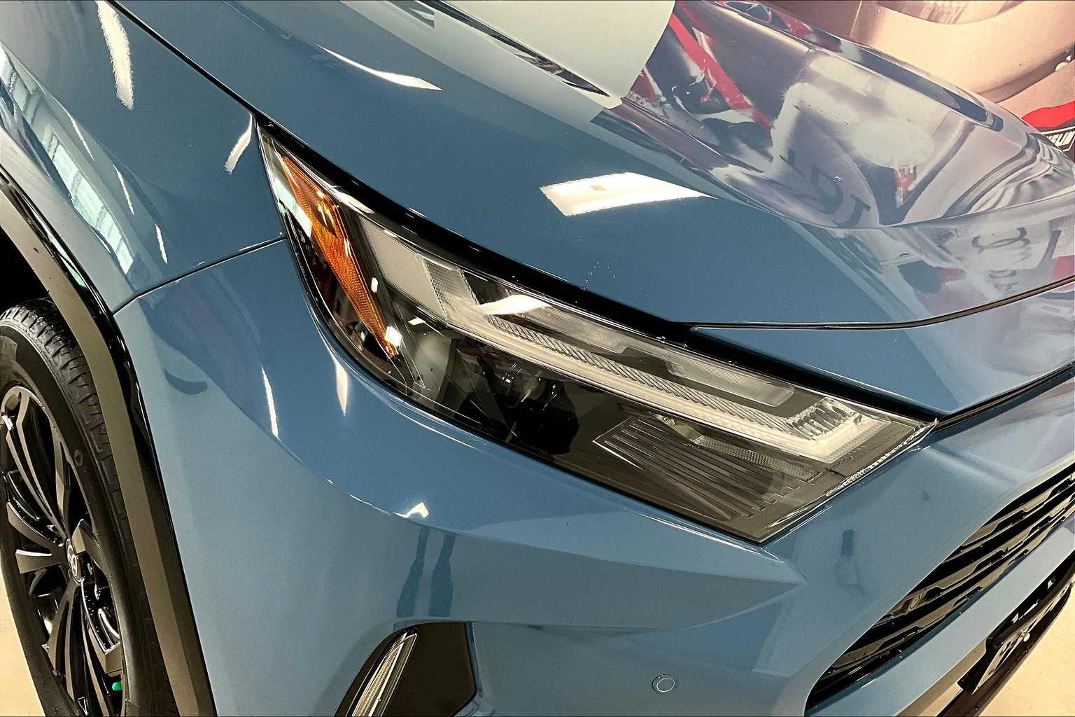 Thumbnail: 2022 Toyota RAV4 - 26