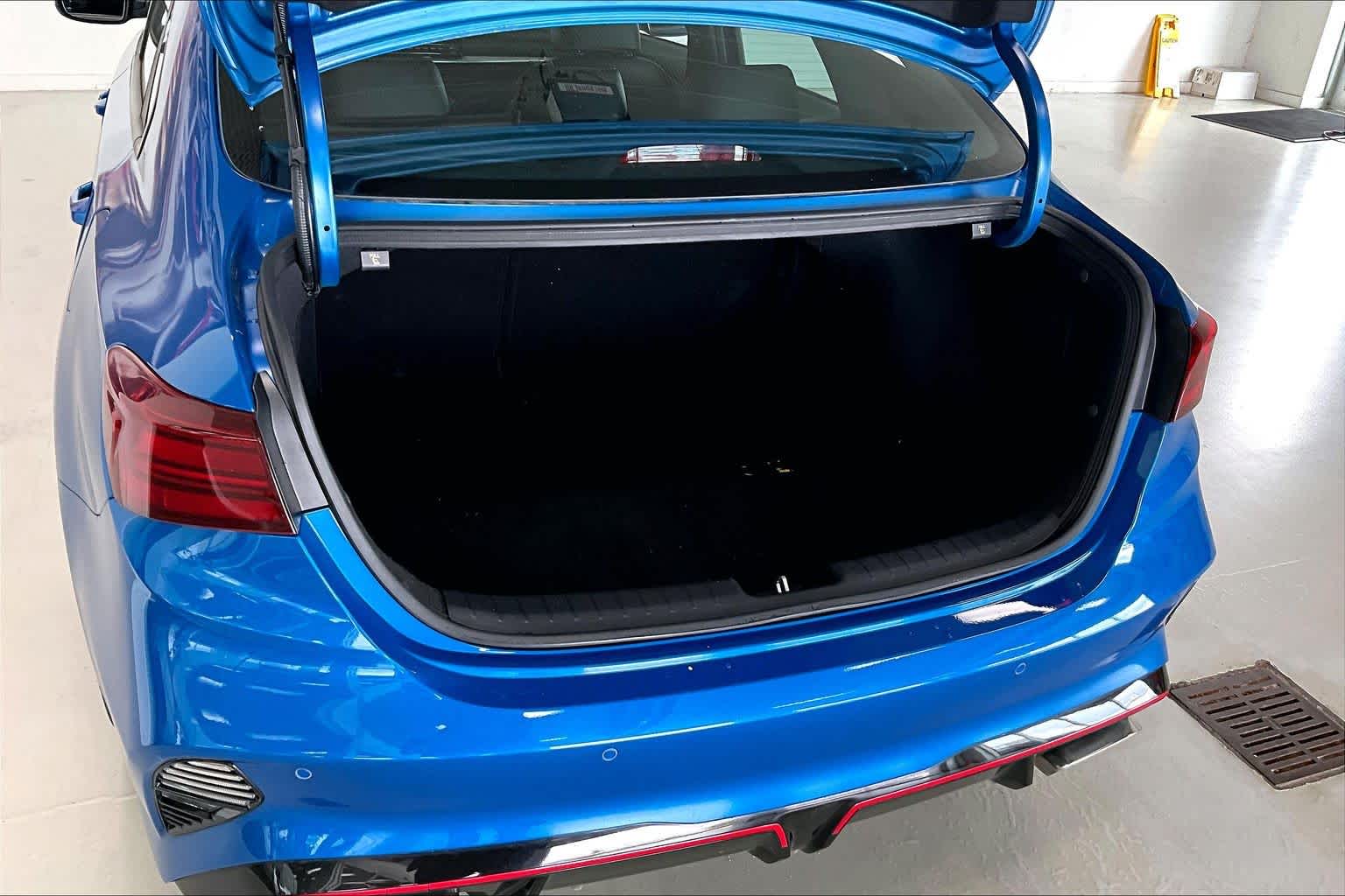 Thumbnail: 2023 Kia Forte - 17