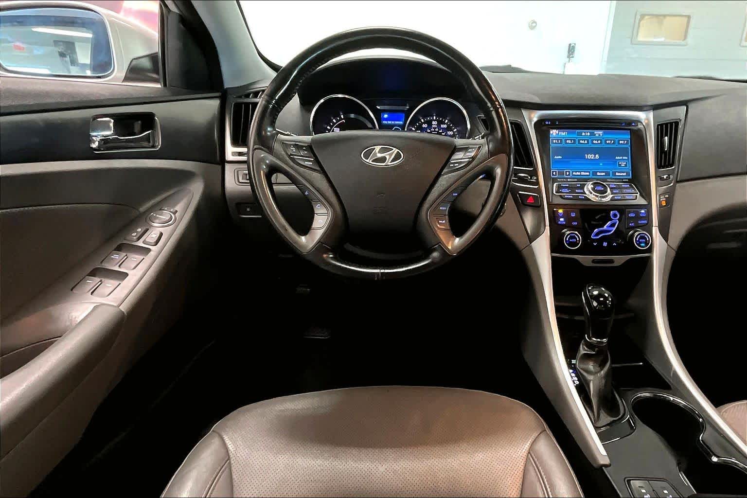 Thumbnail: 2013 Hyundai Sonata - 12