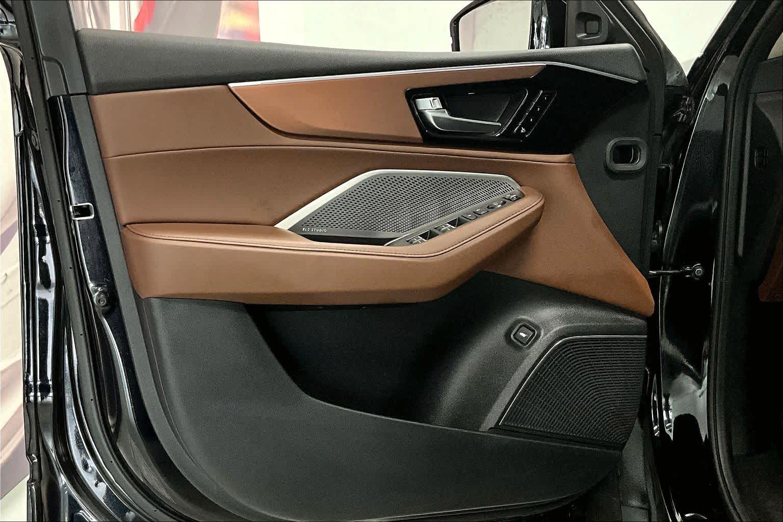 Thumbnail: 2023 Acura MDX - 24