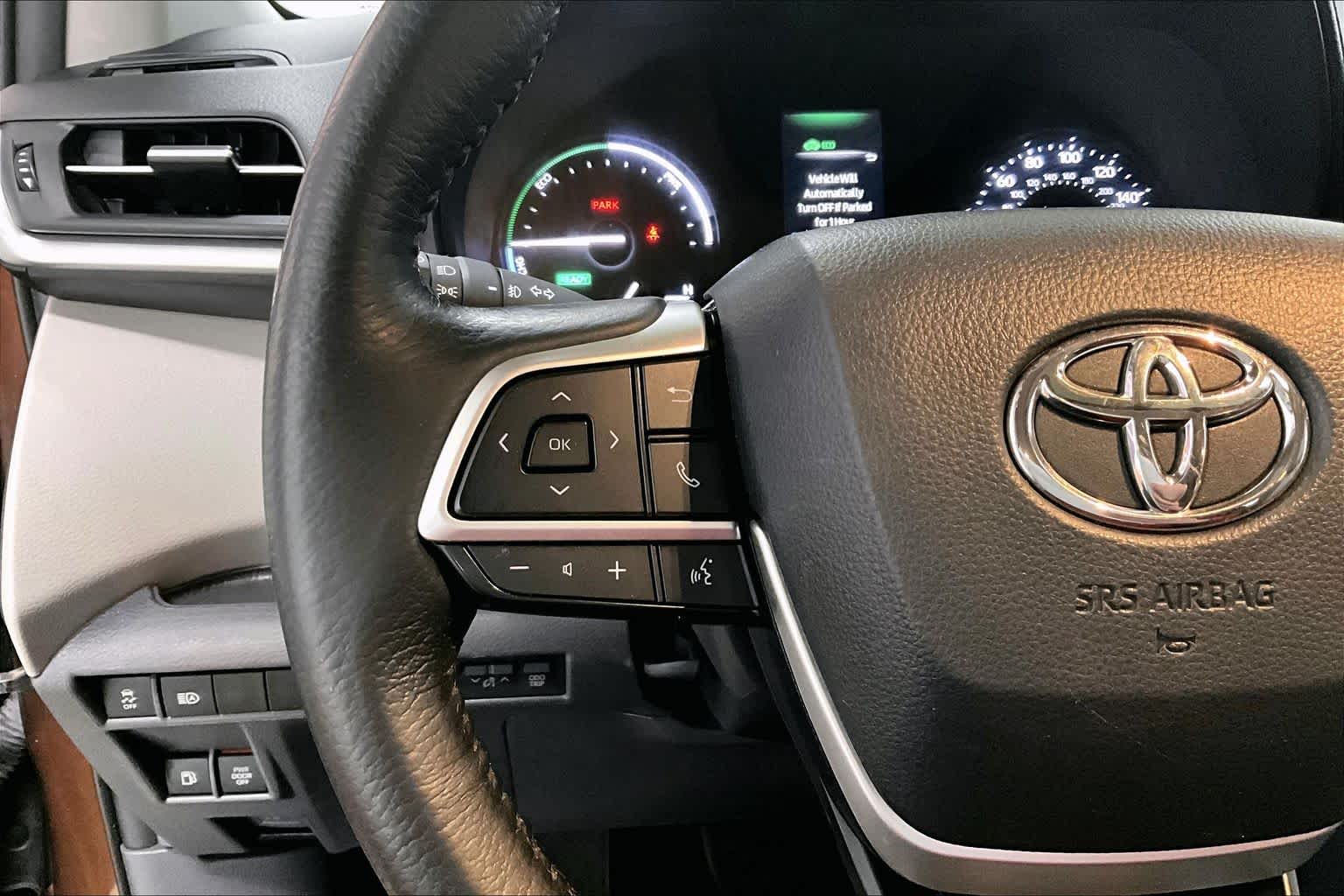 Thumbnail: 2022 Toyota Sienna - 22