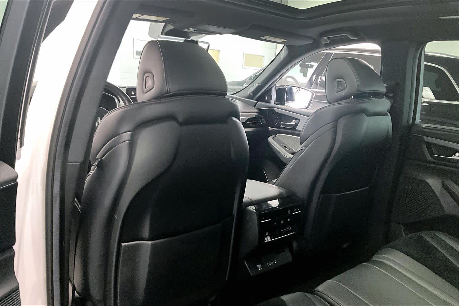 Thumbnail: 2023 Acura MDX - 11