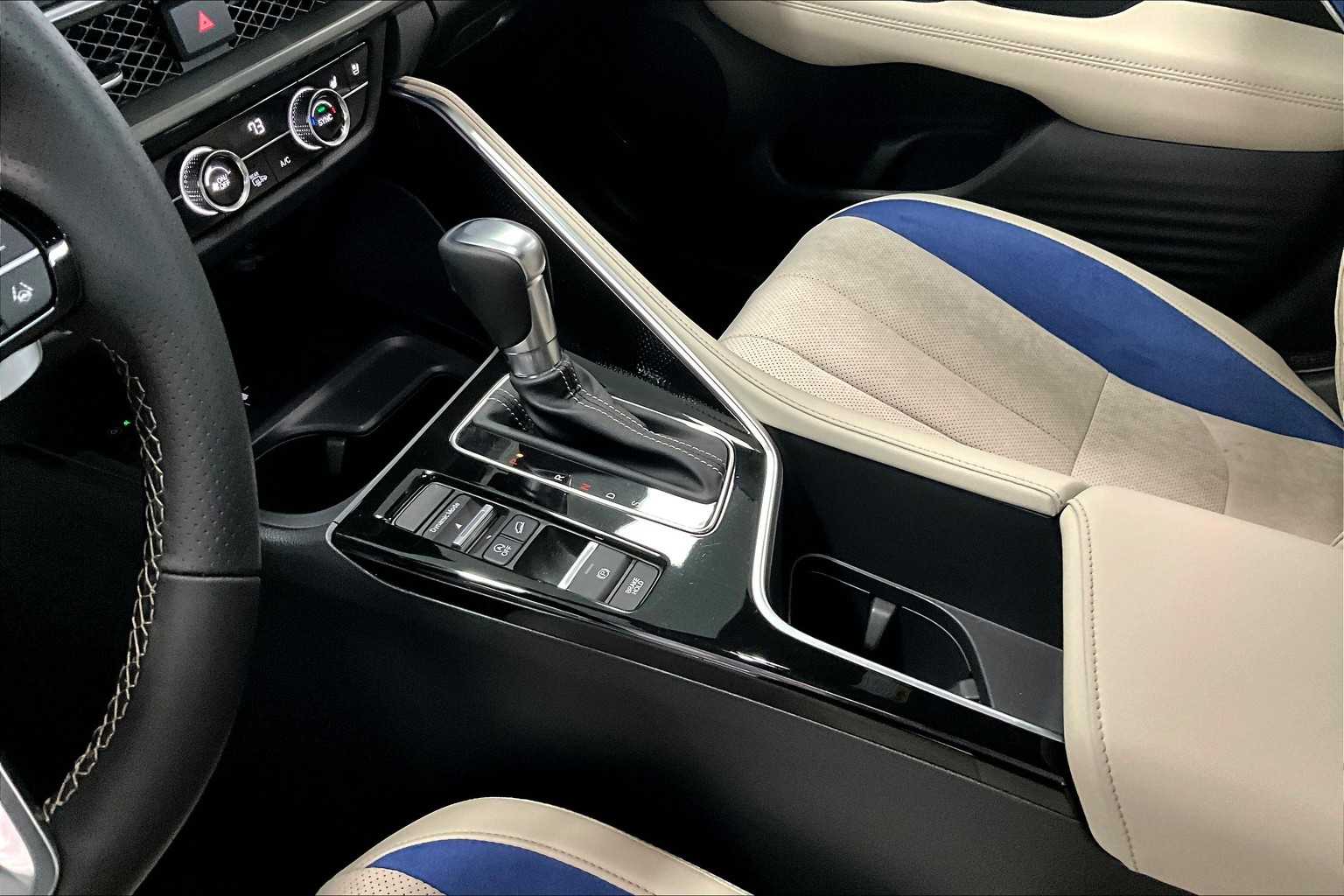 Thumbnail: 2025 Acura ADX - 15