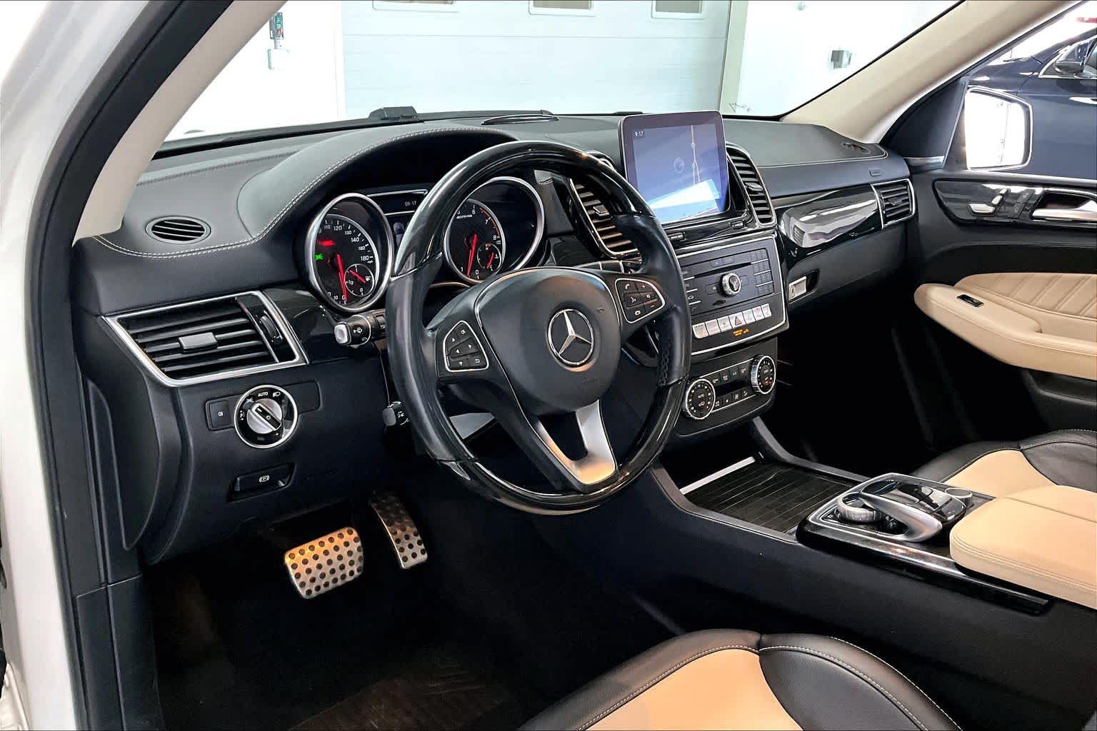 Thumbnail: 2018 Mercedes-Benz GLE - 2