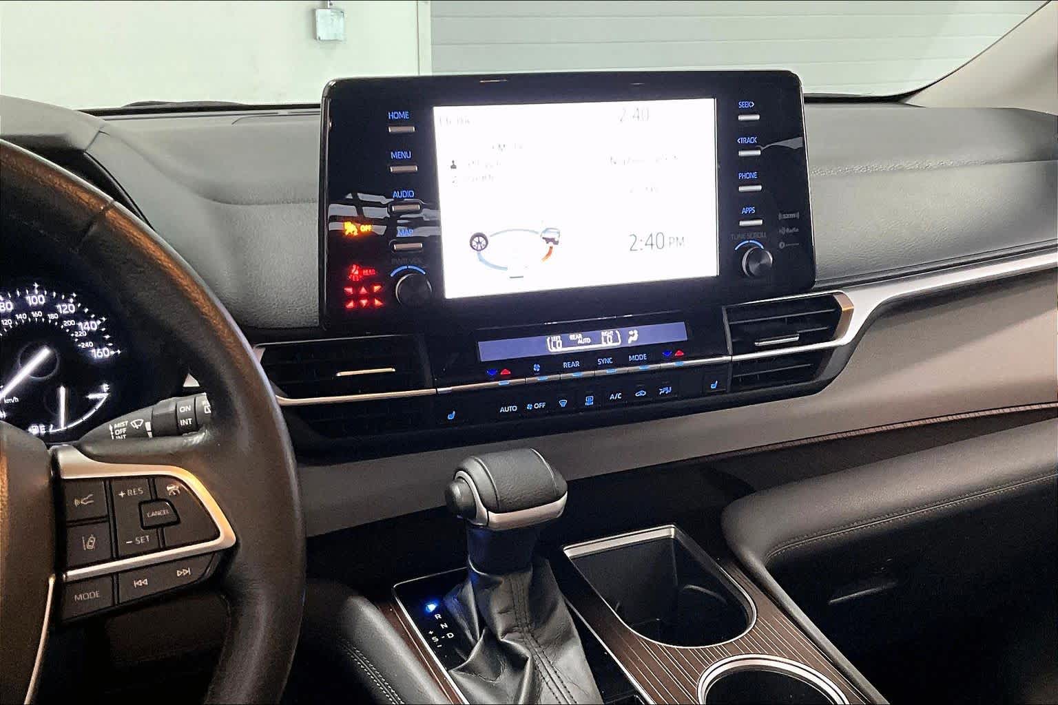 Thumbnail: 2022 Toyota Sienna - 14