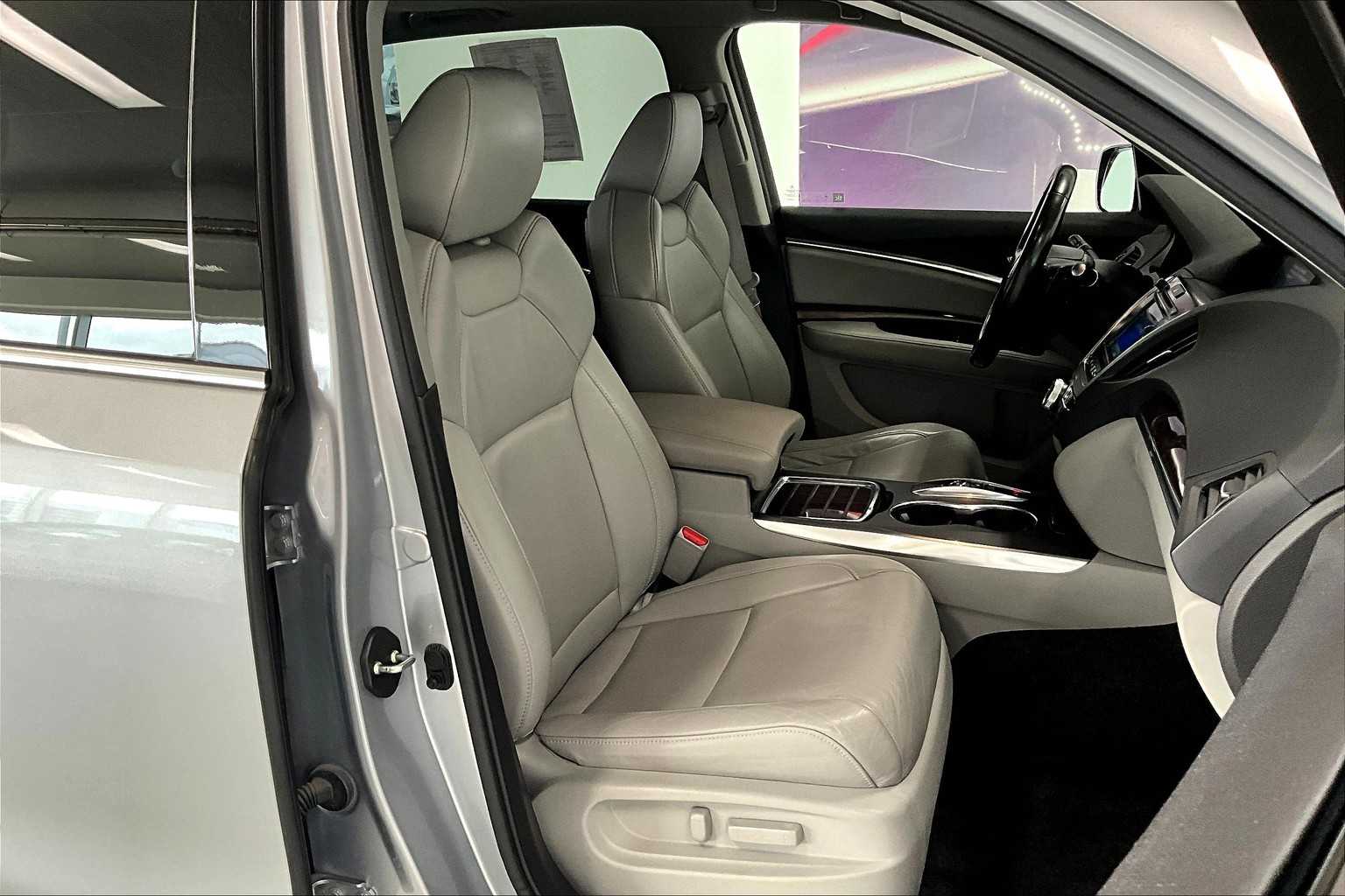 Thumbnail: 2017 Acura MDX - 11