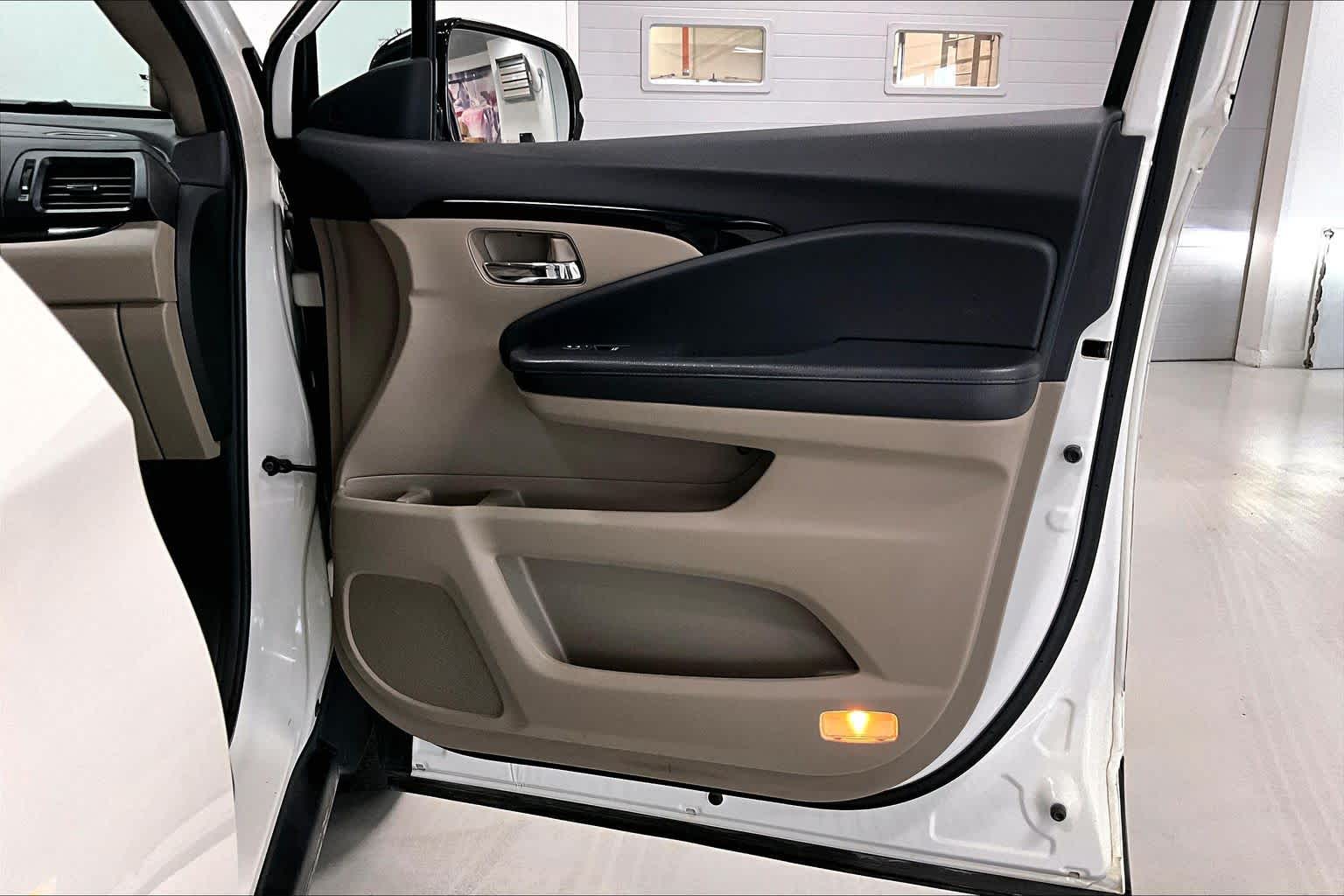 Thumbnail: 2019 Honda Pilot - 26