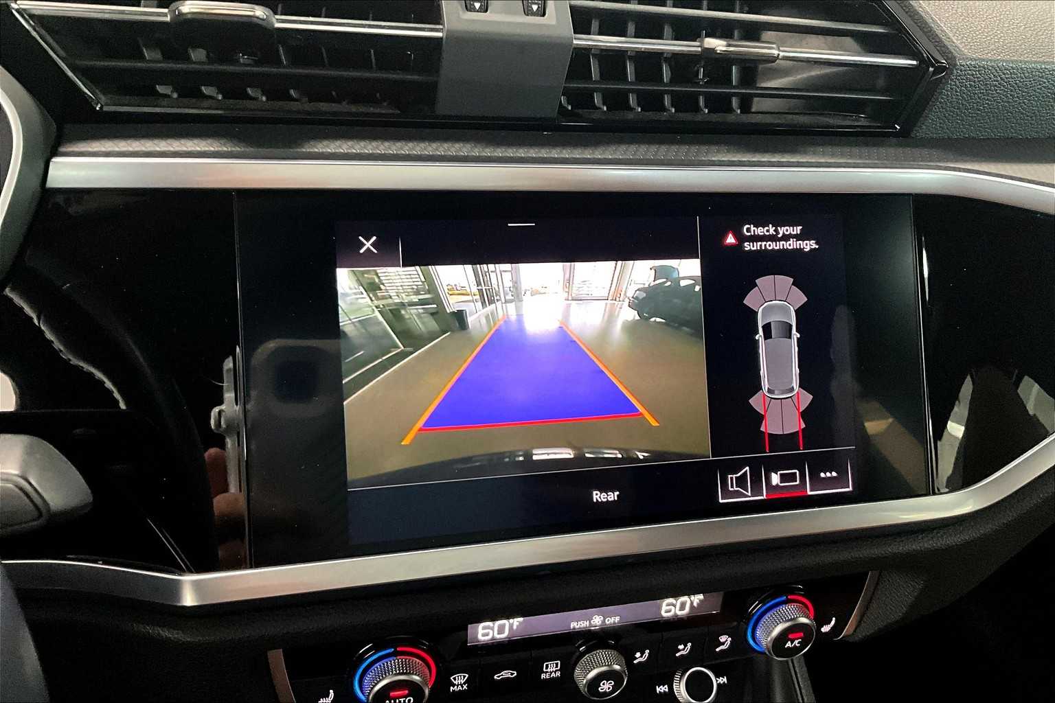 Thumbnail: 2020 Audi Q3 - 23